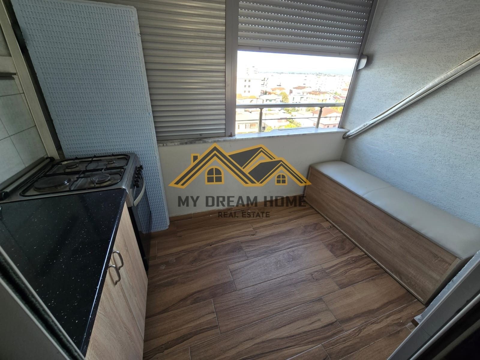 SHITET APARTAMENT 2+1 QENDER DURRES 3