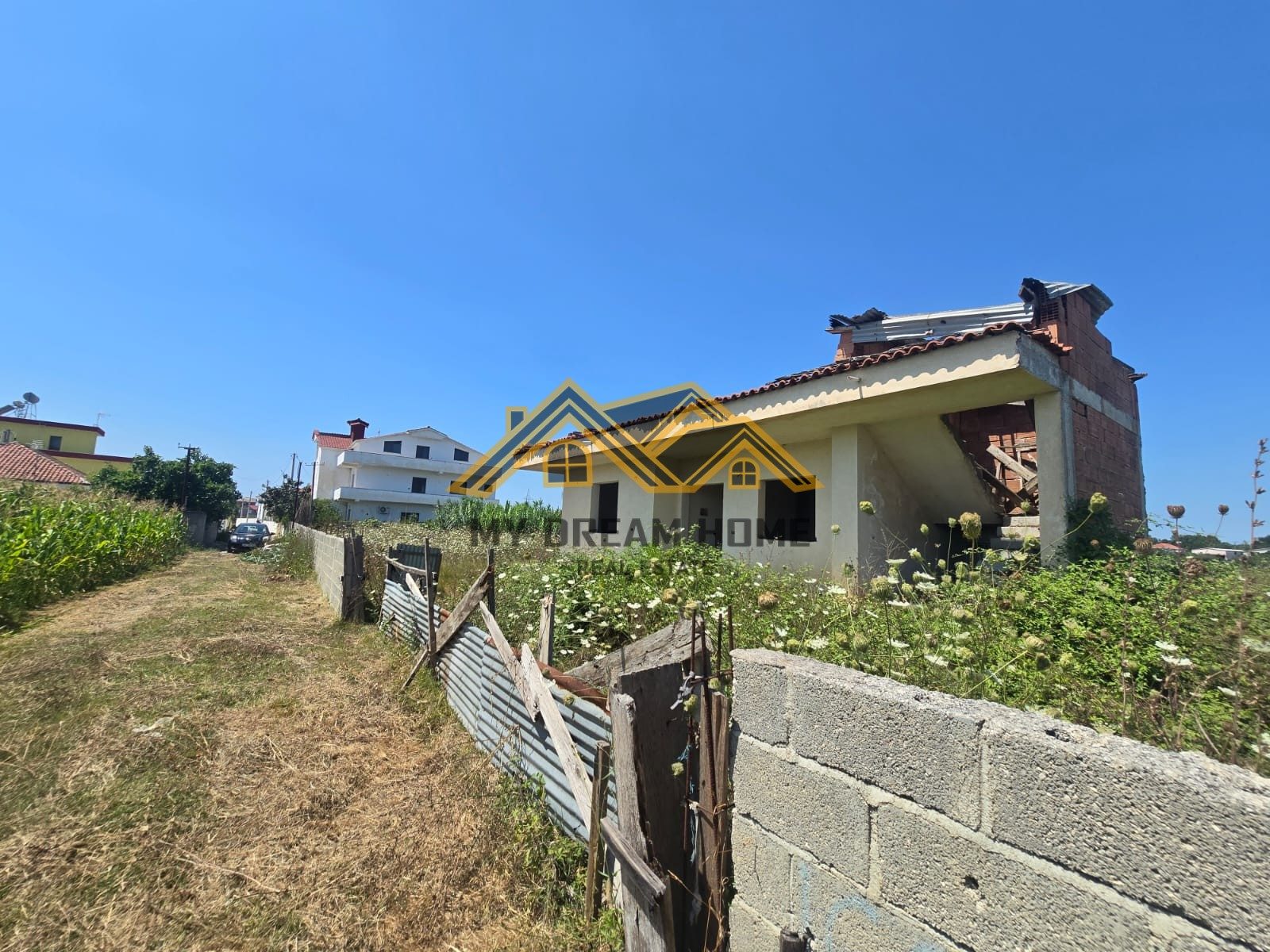 Shitet, Shtepi Private, Sallmone, Durres.