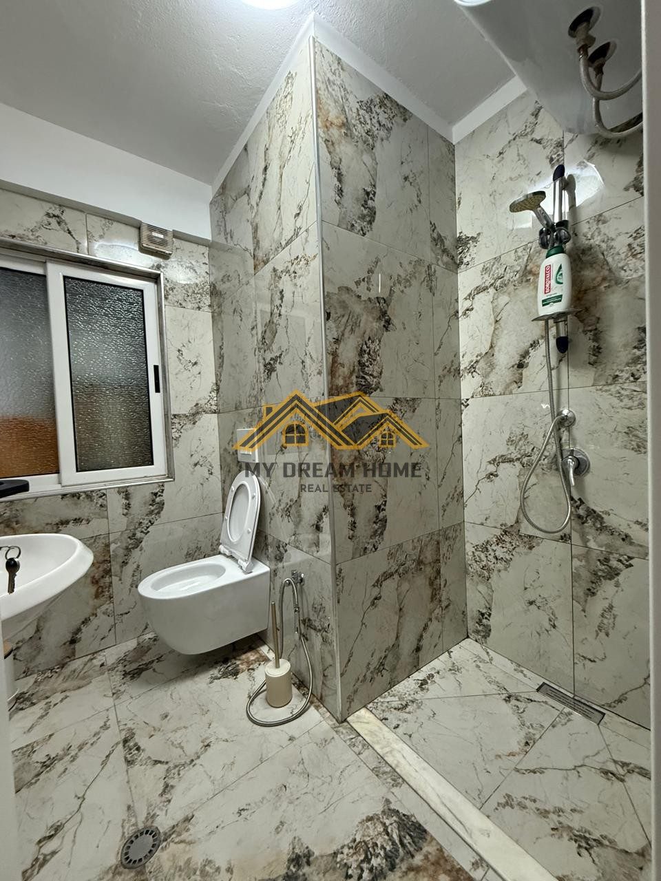 Shitet Apartament tek Shkembi i Kavajes me pamje deti vija e pare ! 3