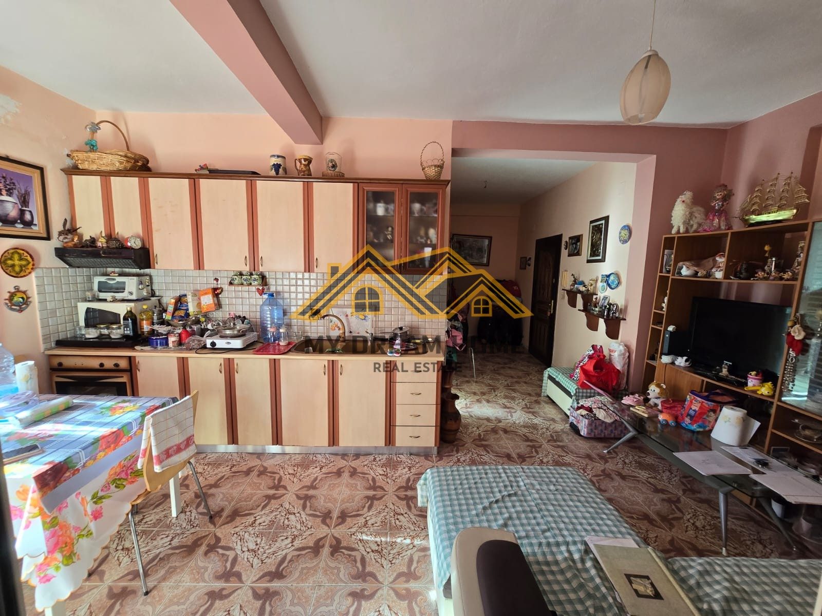 Apartament 1+1+1 Ballkon Në Shitje në Plazh Durrës 4