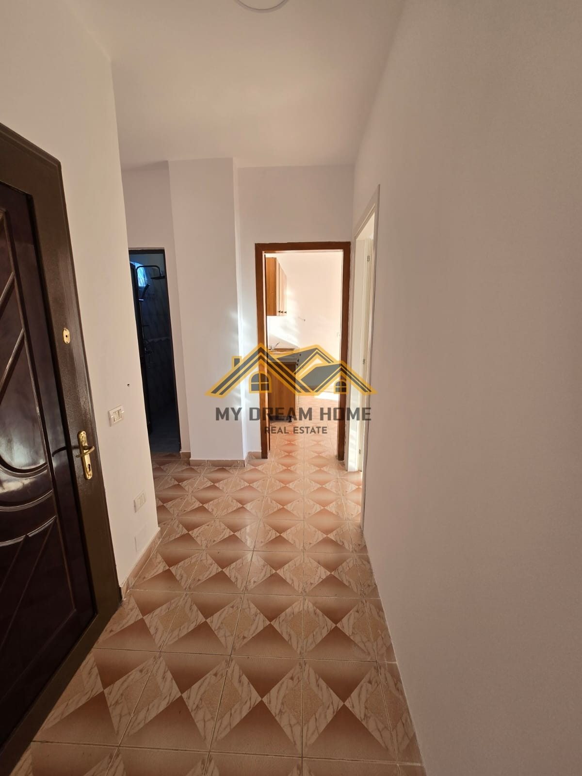 SHITET APARTAMENT 2+1+2 NE GOLEM 4