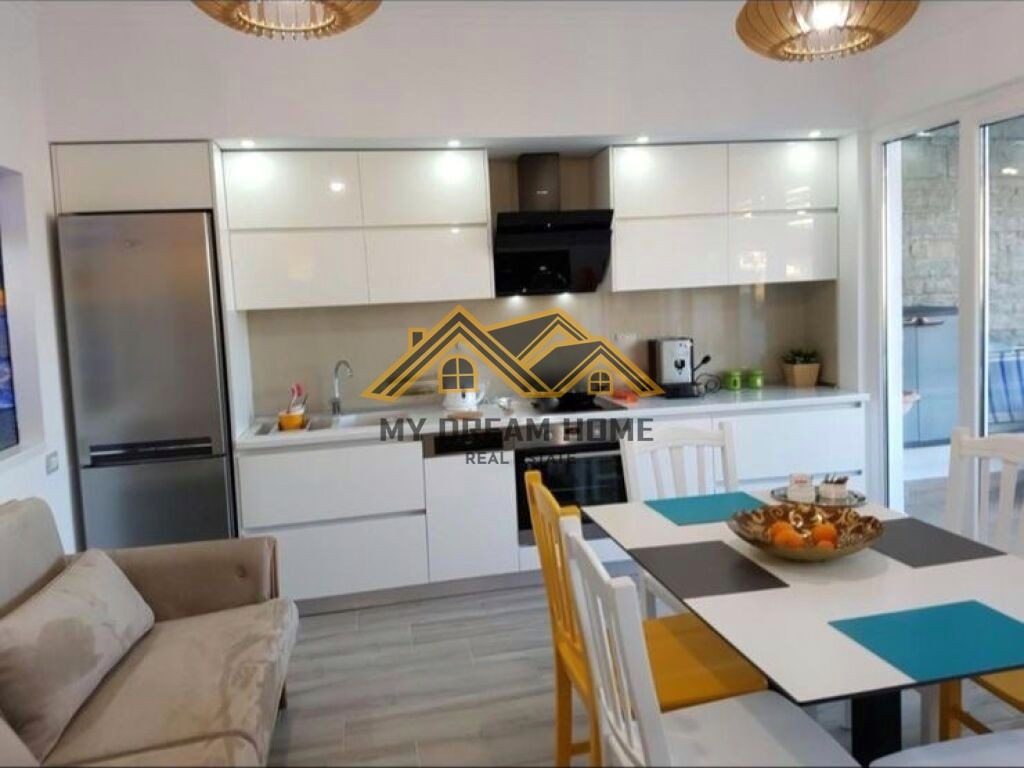VLORE- AQUAMARINE RESIDENCE: SHESIM APARTAMENT ME PAMJE NGA DETI 2