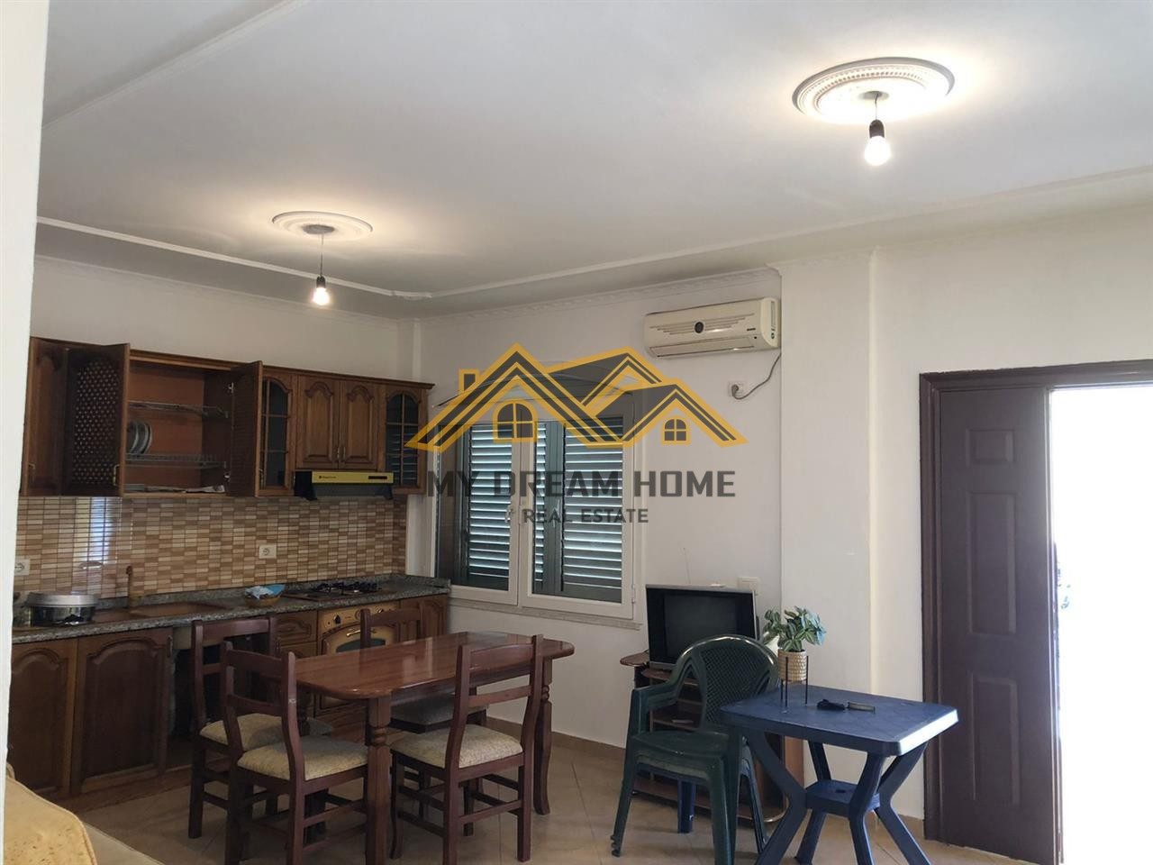 SHITET APARTAMENT 2+1 MALI ROBIT VIJE E DYTE ME DETIN 4
