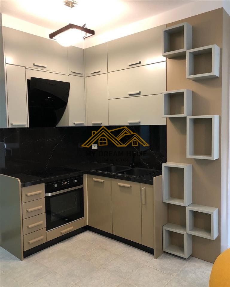 SHITET APARTAMENT 1+1 ME PAMJE NGA DETI NE PLAZH ! 2
