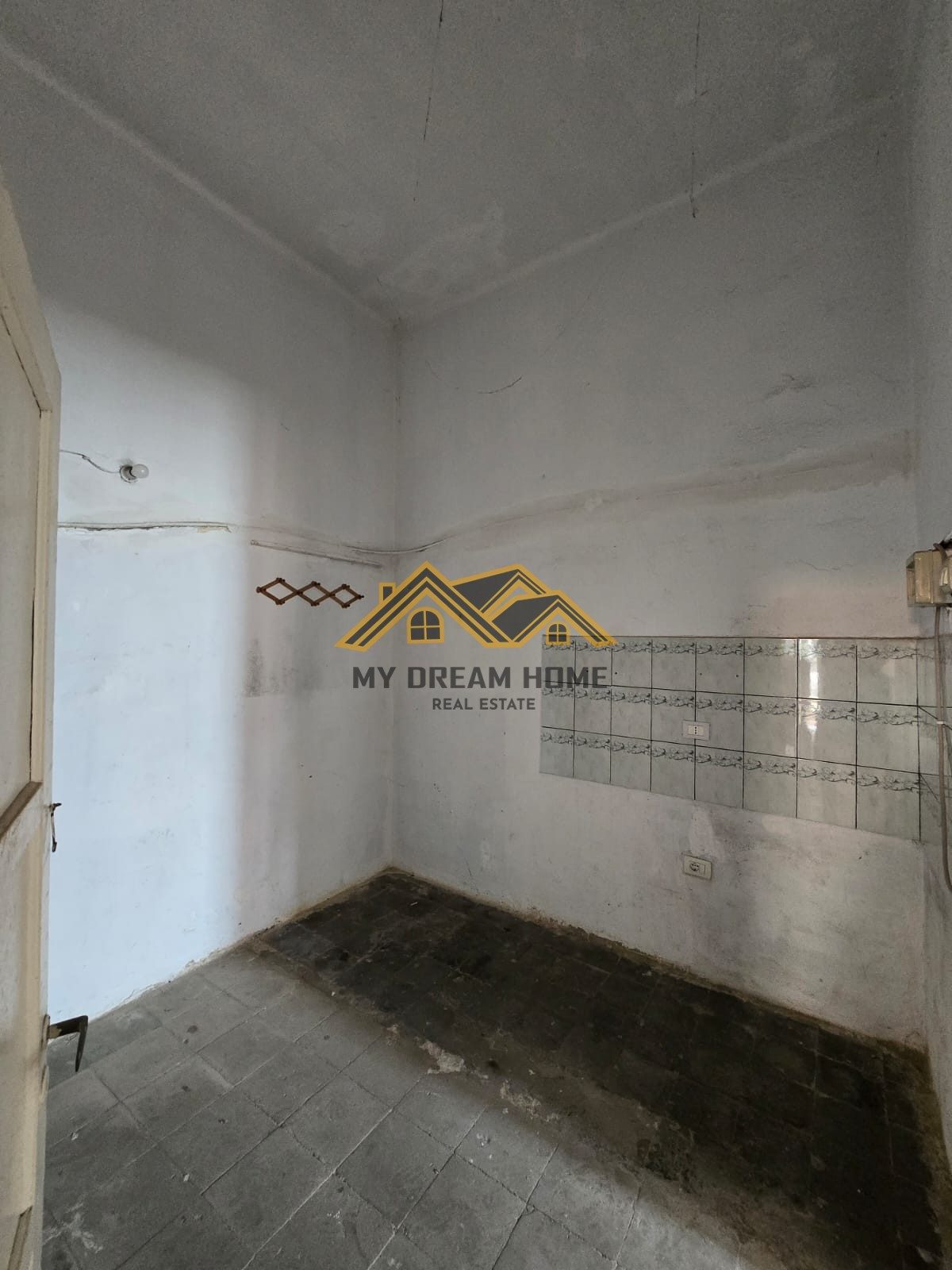 SHITET APARTAMENT 3+1 TEK EFTALI KOCI DURRES! 3