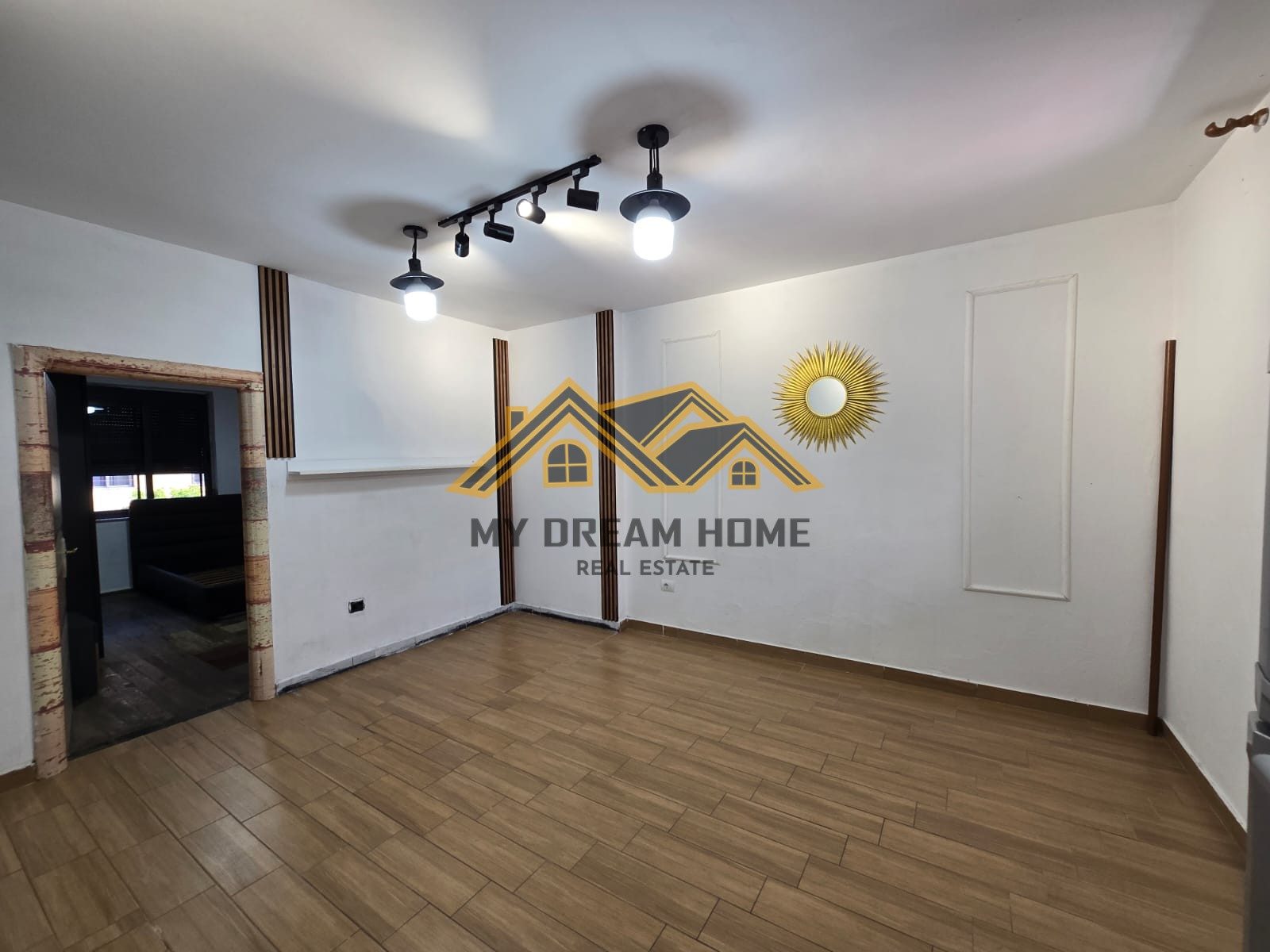 APARTAMENT 1+1 PRANE ZJARRFIKSES DURRES,PER SHITJE ! 4