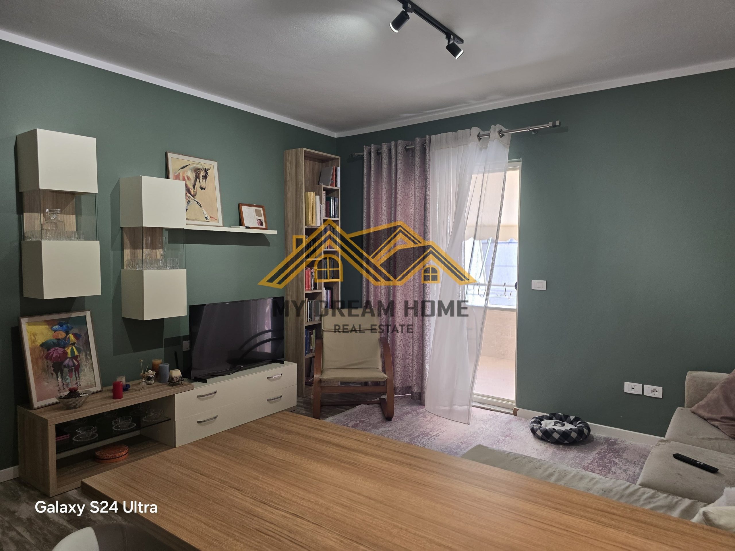 Shitet Apartament 1+1 në Plazh, 10 Metra nga Deti ! 3