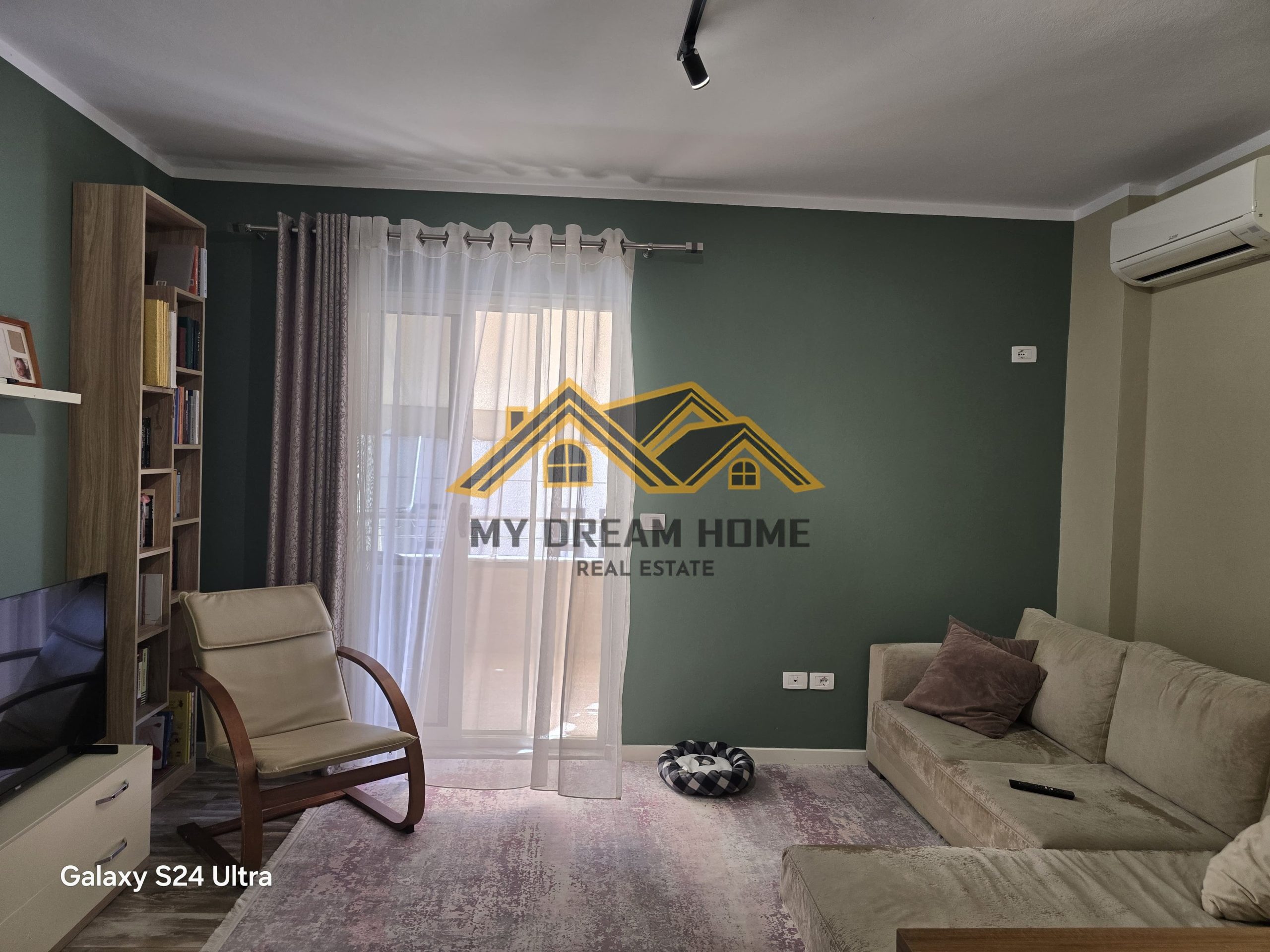 Shitet Apartament 1+1 në Plazh, 10 Metra nga Deti ! 2