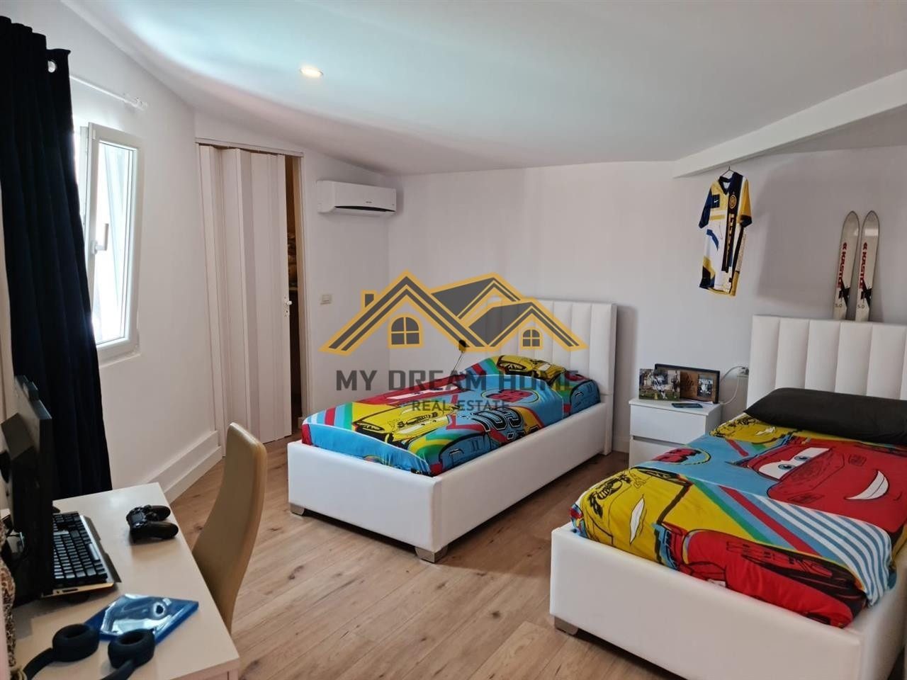 PENTHOUSE UNIK TEK MALI I ROBIT (GOLEM)