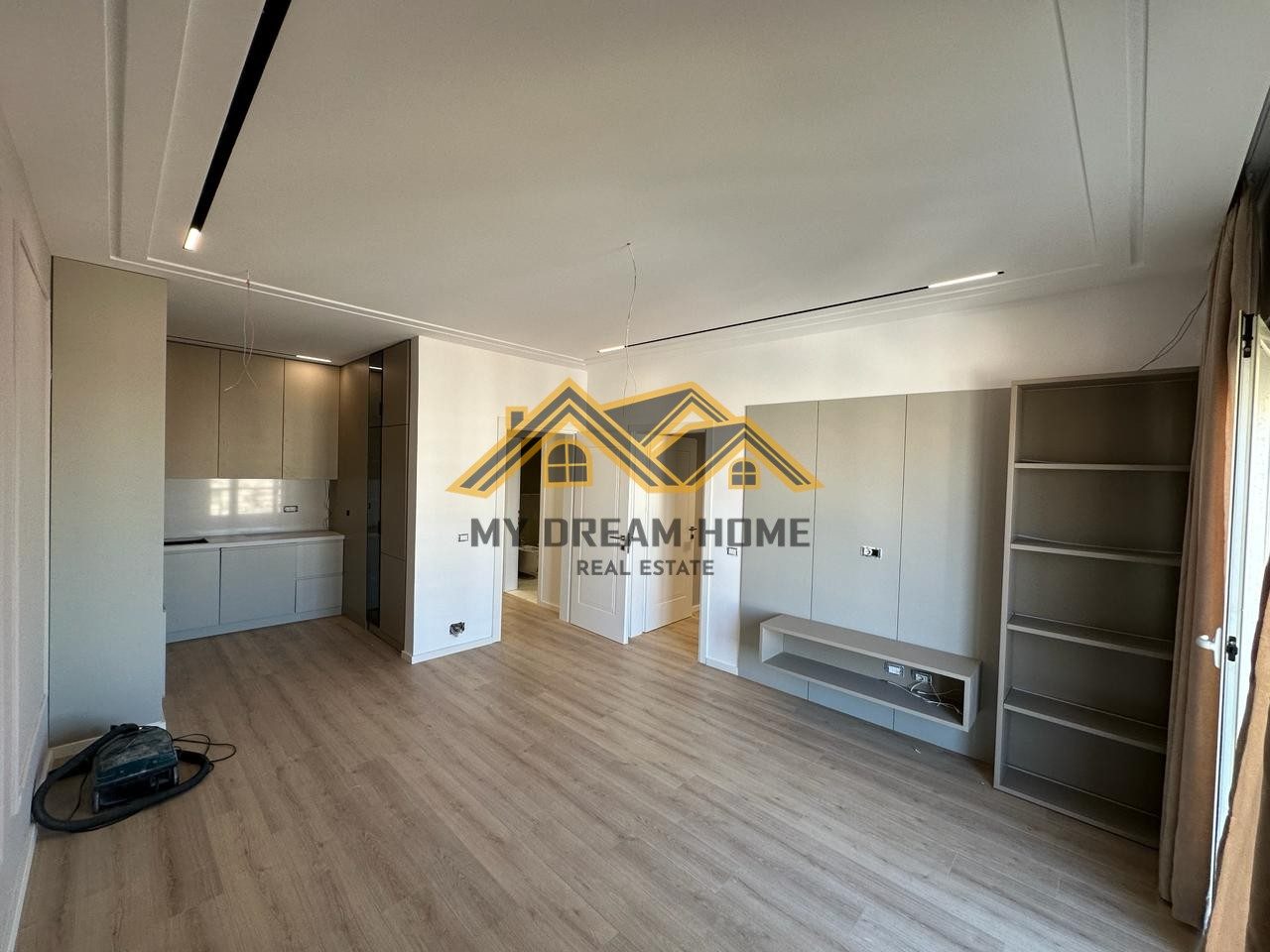 SHITET APARTAMENT 2+1+2 NE QENDER TE DURRESIT!