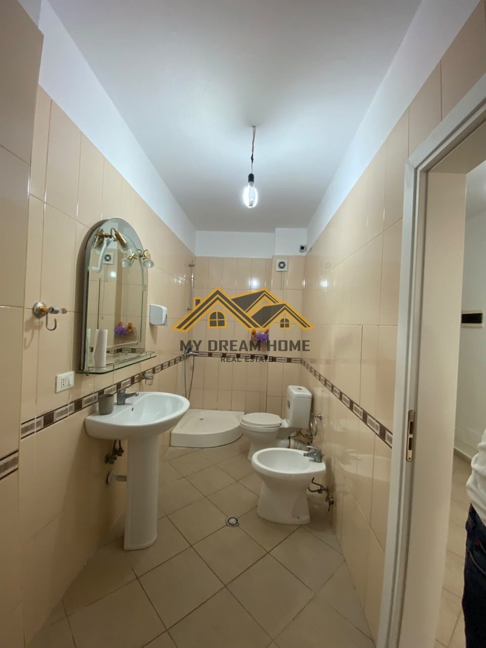 SHITET APARTAMENT 1+1+VERAND URA DAJLANIT PLAZH DURRES! 4