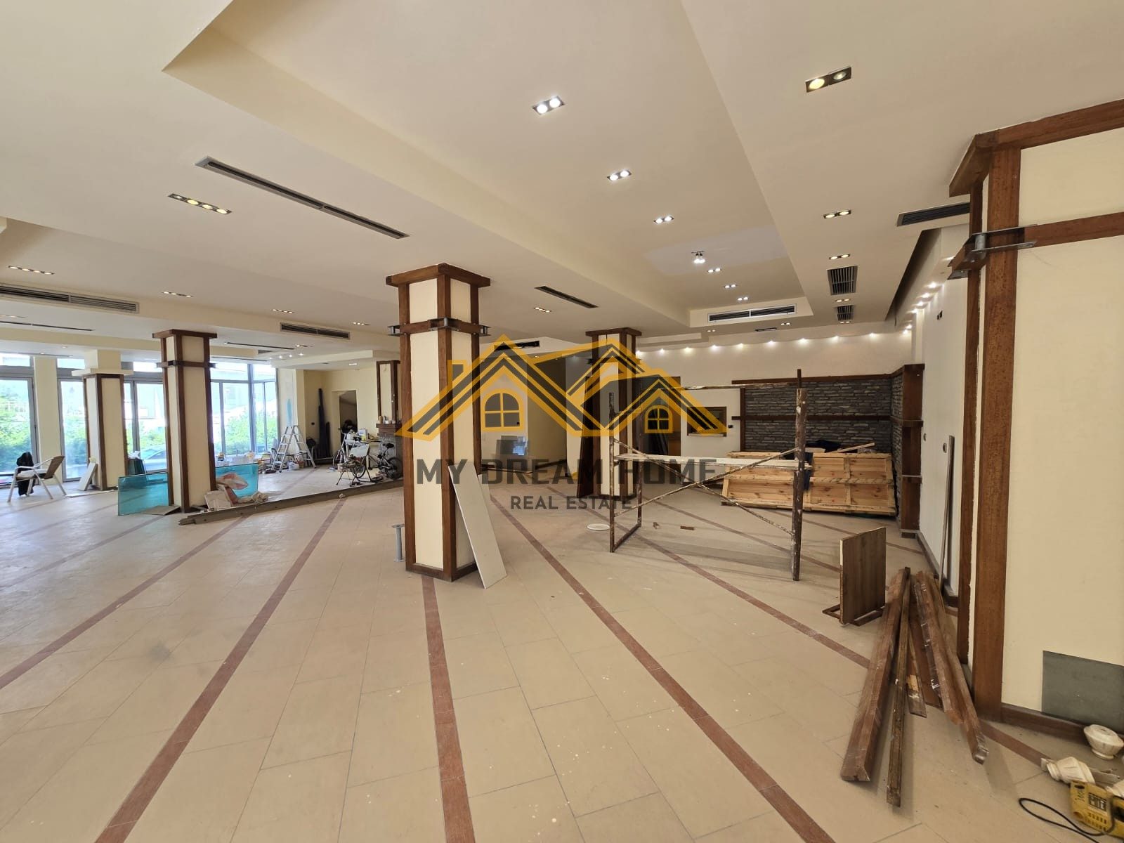 SHITET NJESI BIZNESI , NE PLAZH, PRAN HOTEL PALACE!