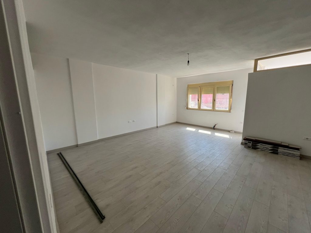SHITET APARTAMENT 2+1+2 PRANE KAZAZIT QENDER DURRES!