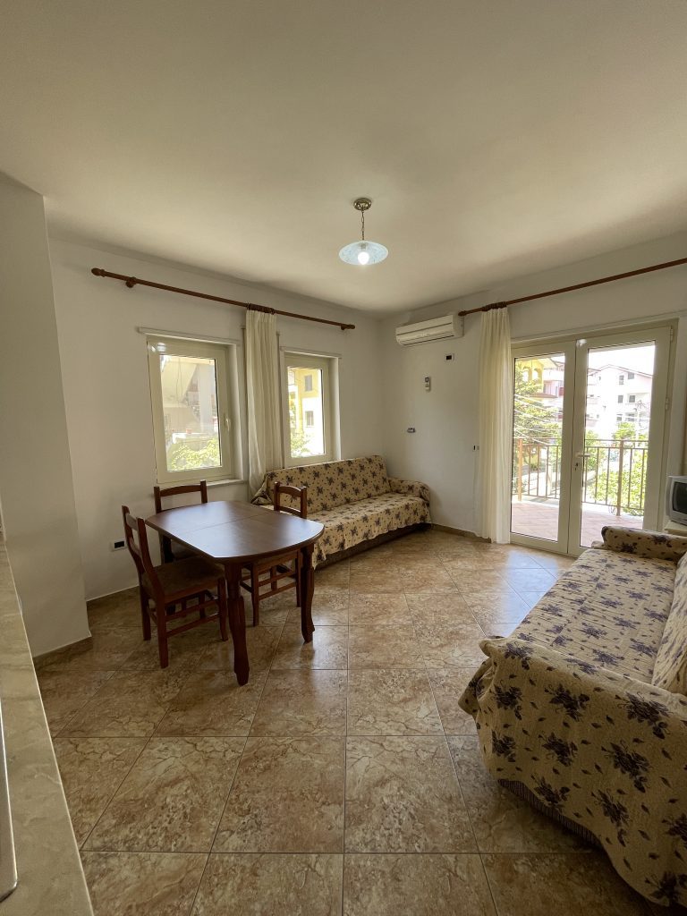 SHITET APARTAMENT 1+1 NE PLAZH RROTA KUQE!!