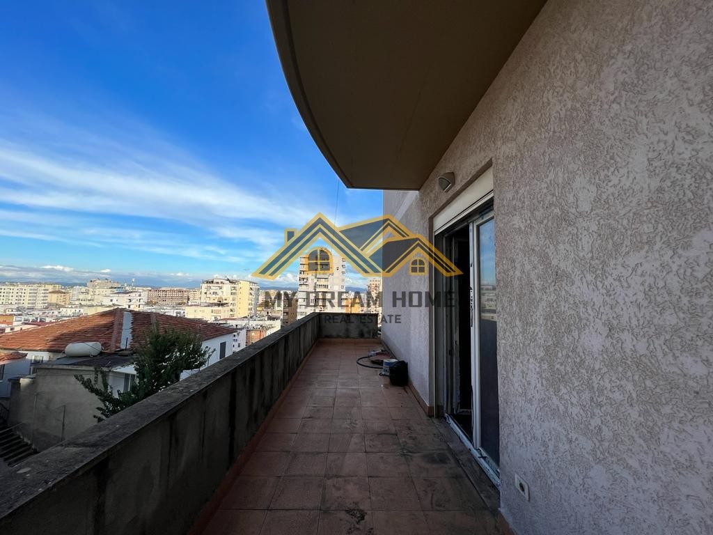 SHITET APARTAMENT 1+1 TEK GJYKATA NE DURRES ! ME MUNDESI KTHIMI NE 2+1 4