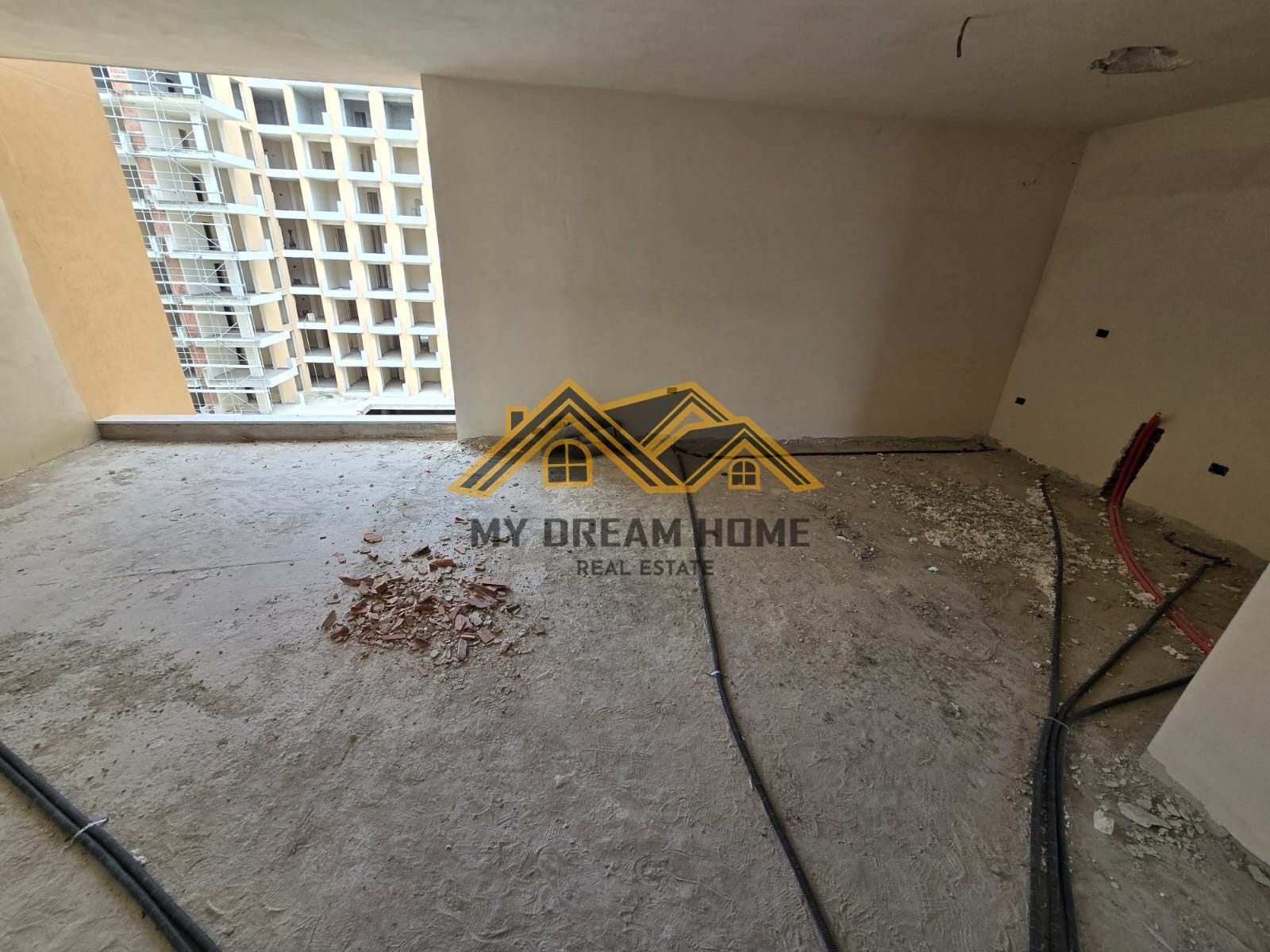 SHITET APARTAMENT 2+1+2T+2B NE QENDER DURRES! 3