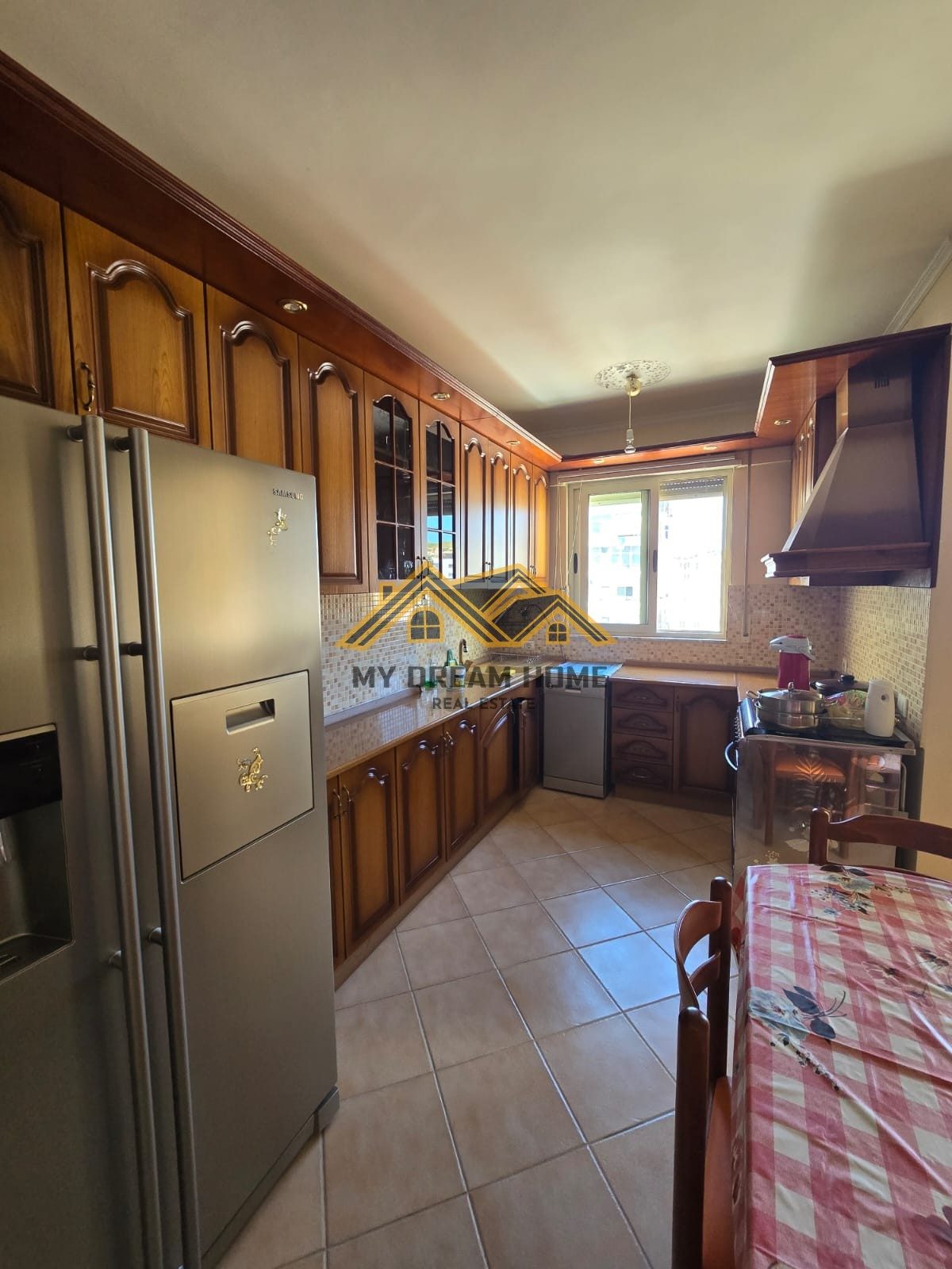 SHITET APARTAMENT 2+1 PRAN POLICIS DURRES! 3