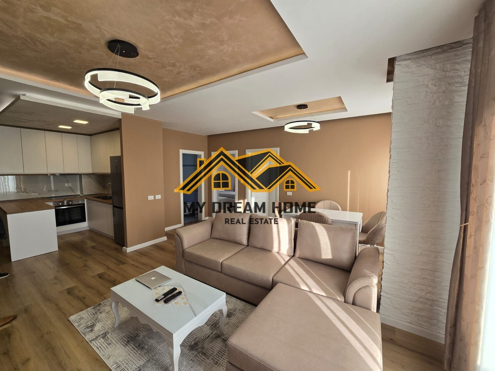 Shesim Super Apartament 2+1 Prane Stacionit Trenit Durres! 3