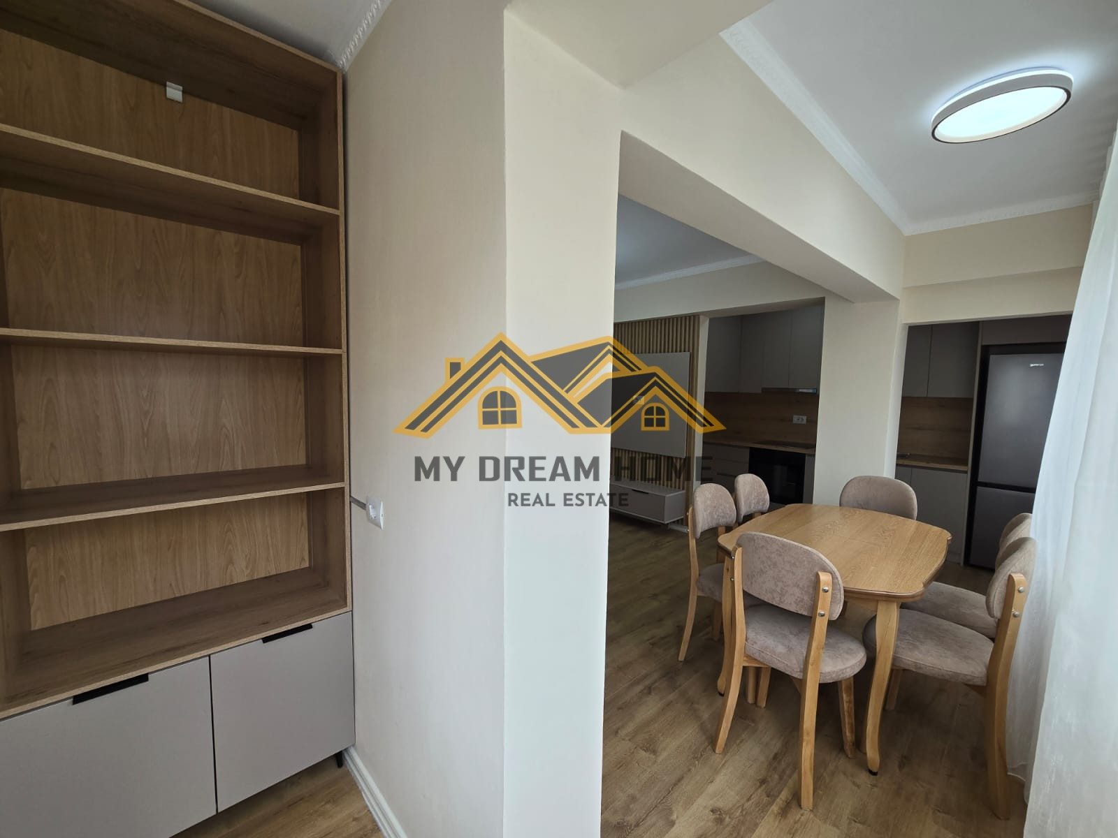 Super Apartament 2+1 në shitje te Rruga e re e Portit! 2