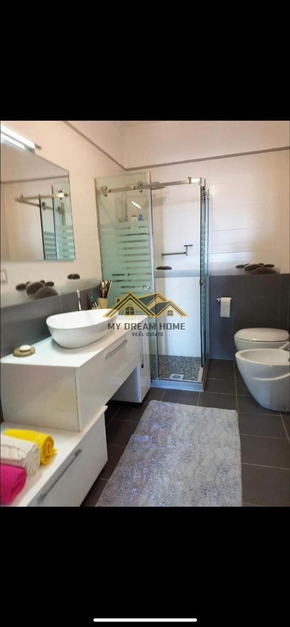 VLORE- AQUAMARINE RESIDENCE: SHESIM APARTAMENT ME PAMJE NGA DETI