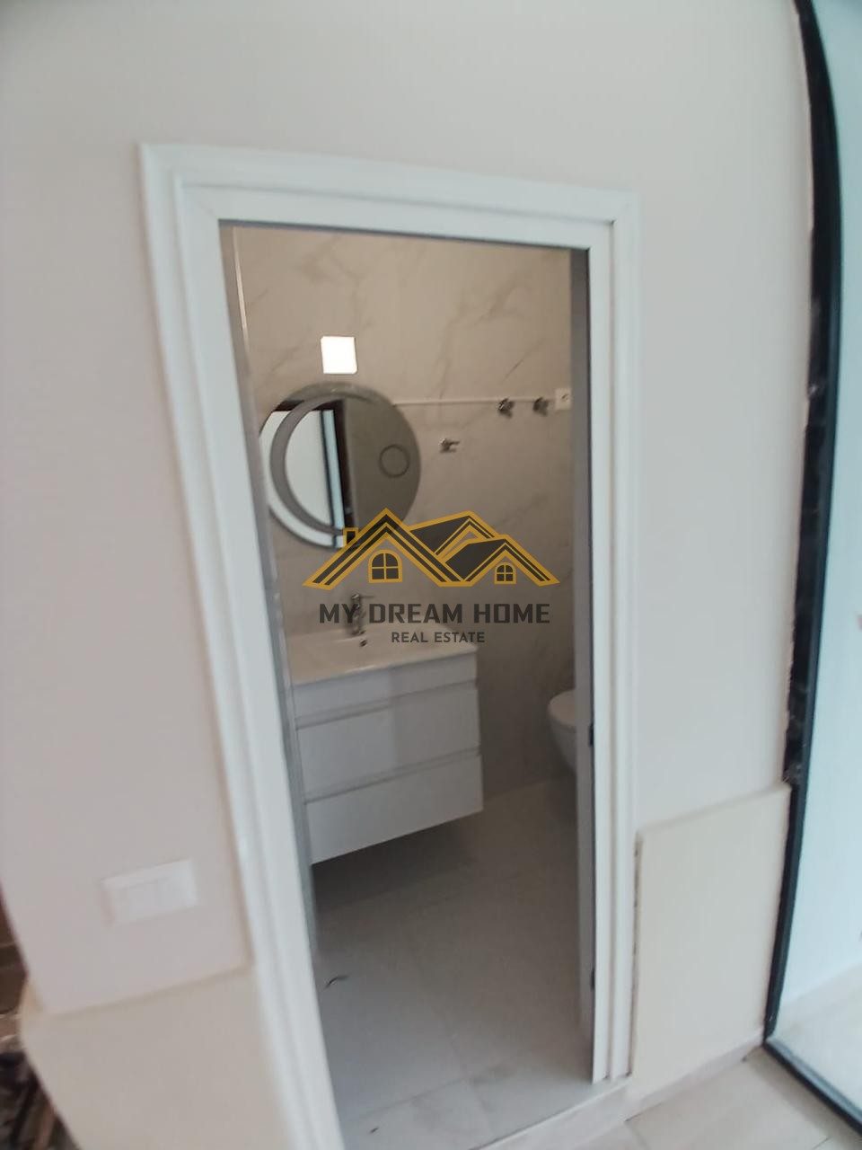 Dyqan Në Shitje në Plazh Rruge ne Kryesore, Durrës ! 3
