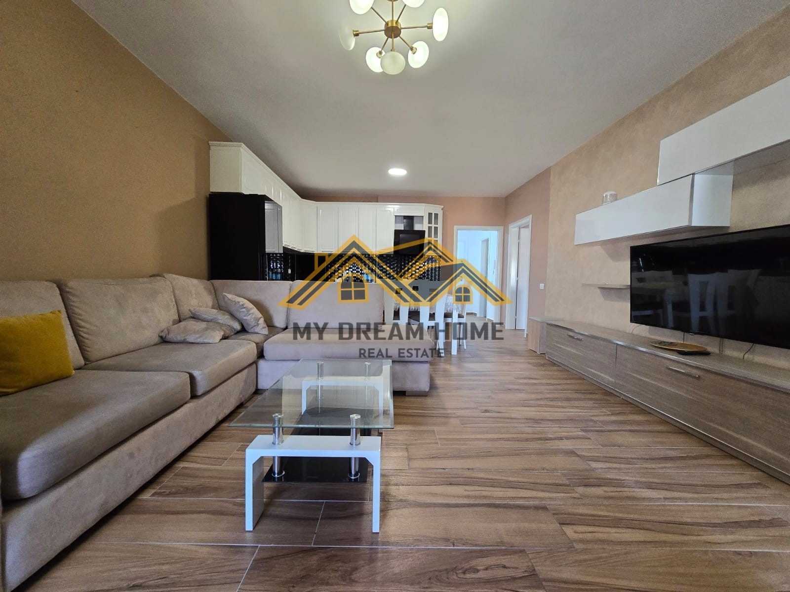 SHITET APARTAMENT 2+1 QENDER DURRES 2