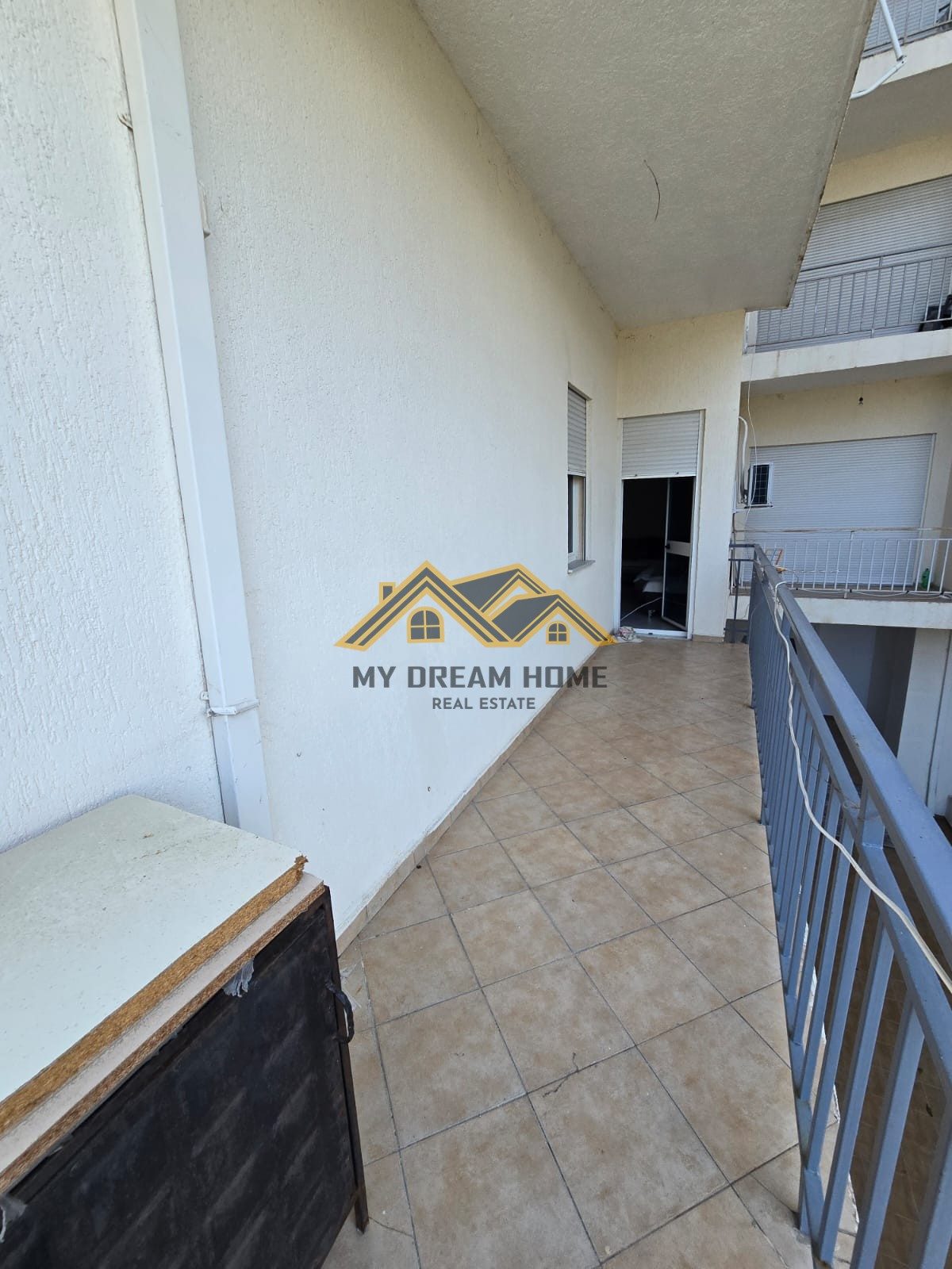 SHITET APARTAMENT 2+1+ NJE POST PARKIMI TEK SHKEMBI I KAVAJES!! 4