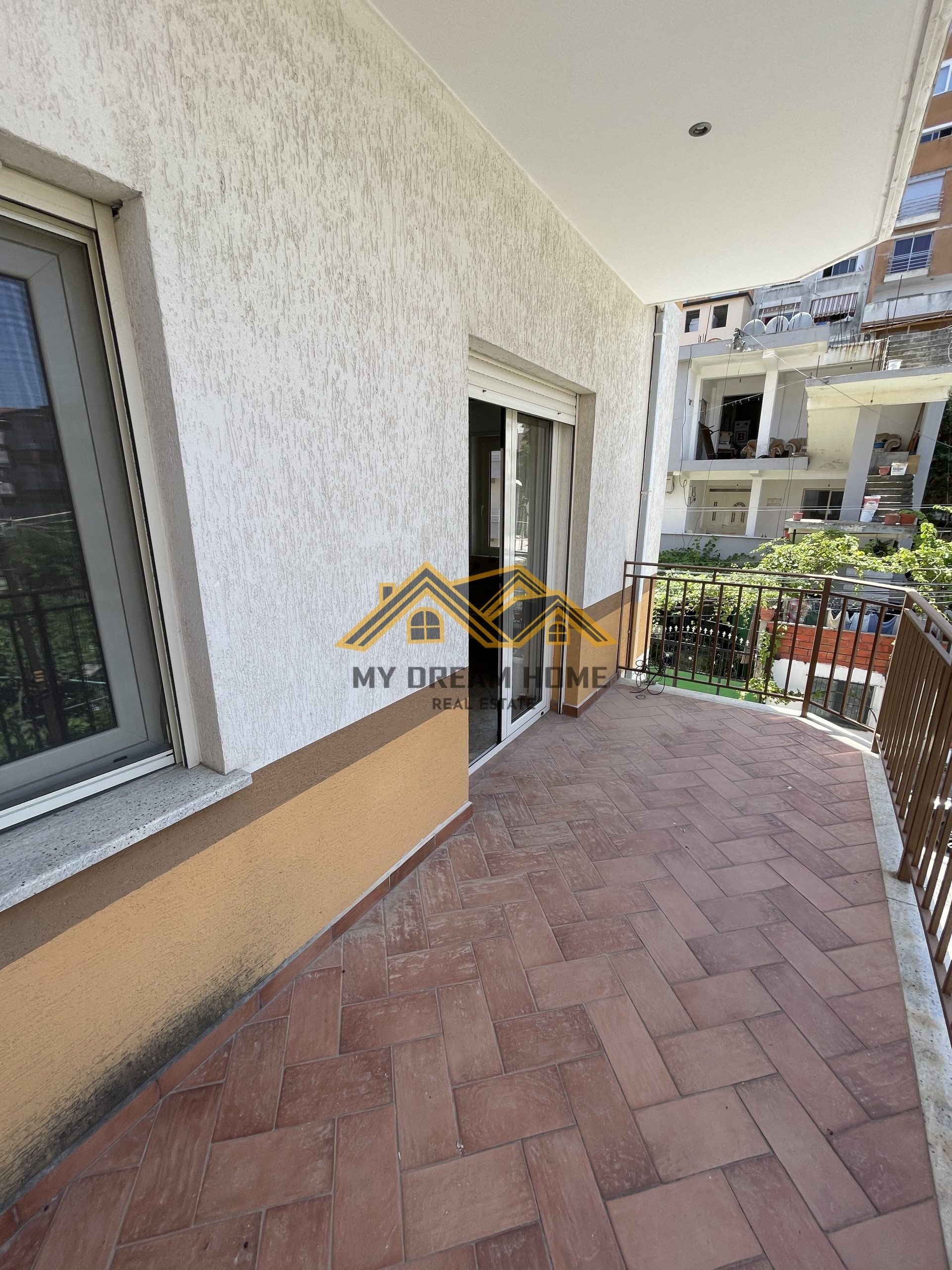 SHITET APARTAMENT 1+1 NE PLAZH RROTA KUQE!! 2
