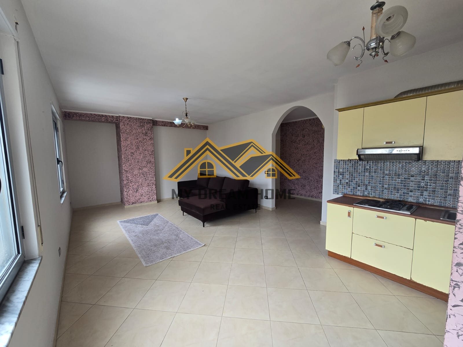 APARTAMENT 2+1+2 PRANE QENDRES PER SHITJE ! 2