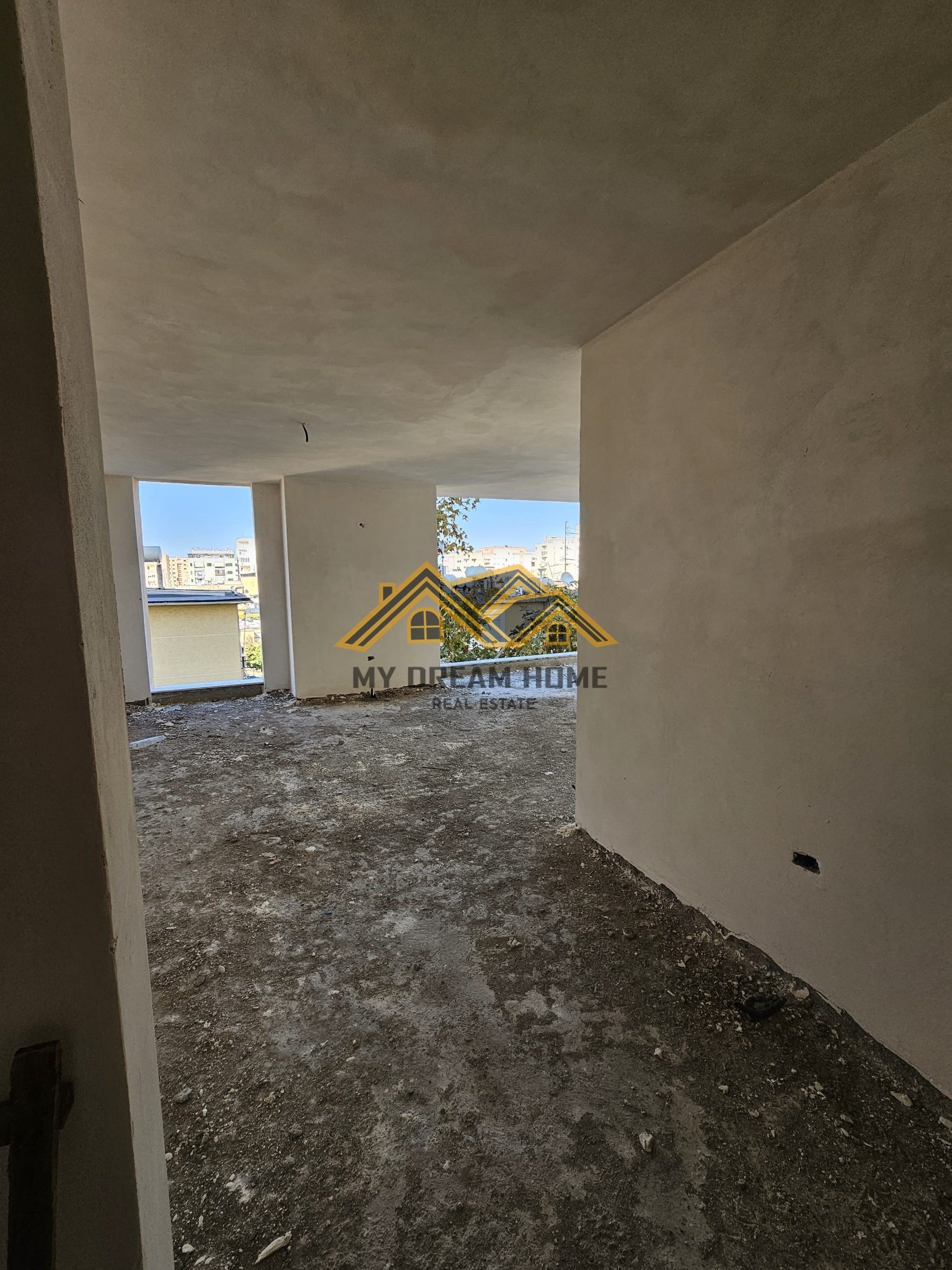 SHITET APARTAMENT 2+1+2 NE QENDER DURRES! 3