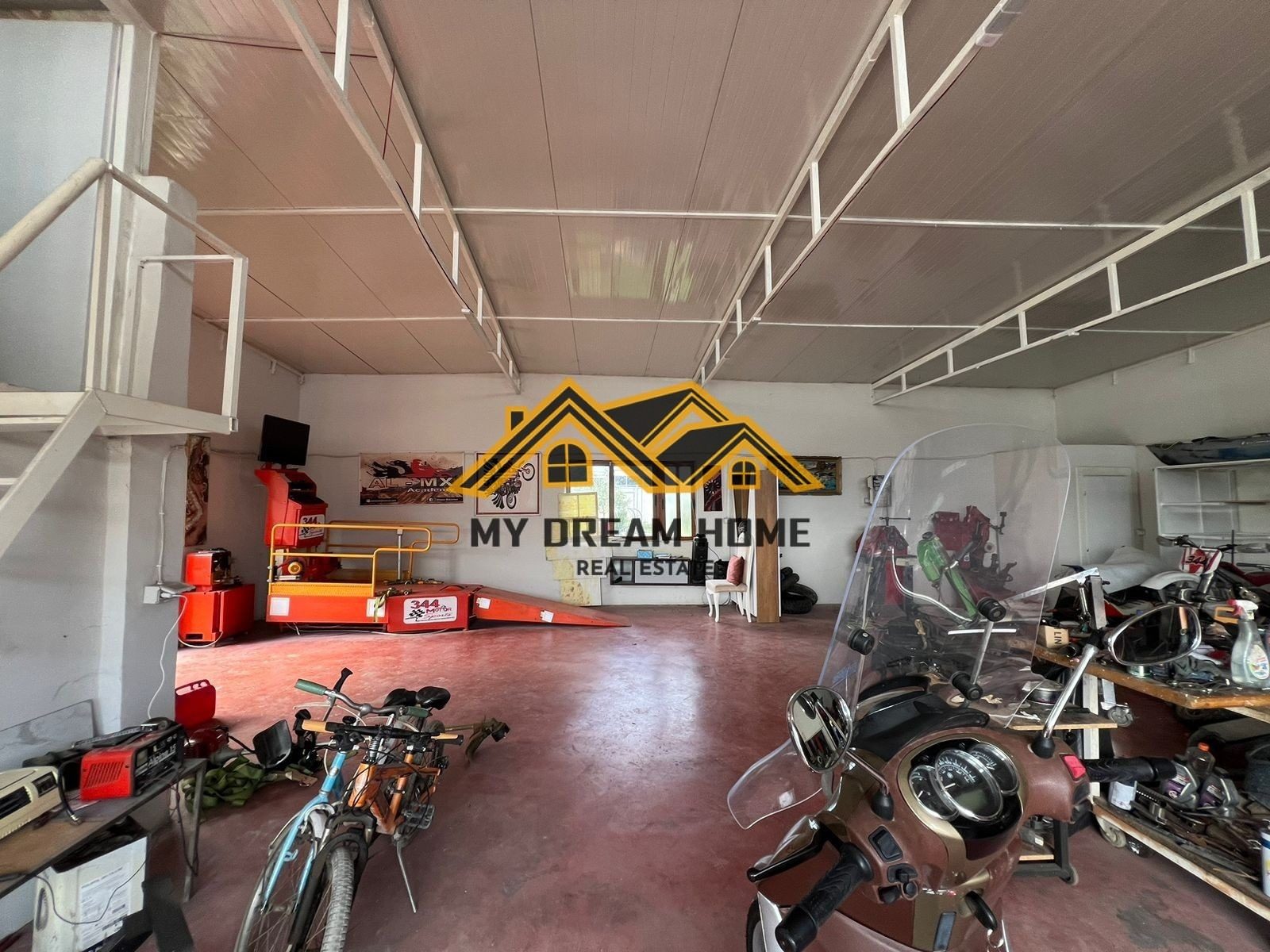 Shitet toke 800m2 + Magazinë 130m2 në Durrës!