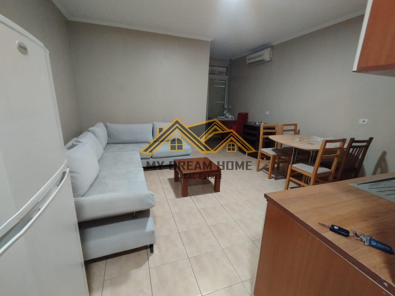 Apartament 1+1 Për shitje në vijë të parë tek Shkëmbi i Kavajës, Durrës. 2