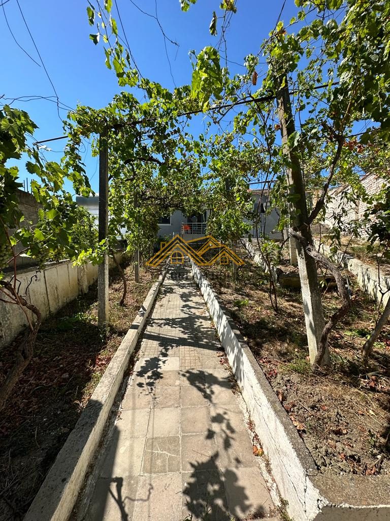 SHITET SHTEPI PRIVATE PRANE SHKOLLES ” DEMOKRACIA”, NE DURRES 2