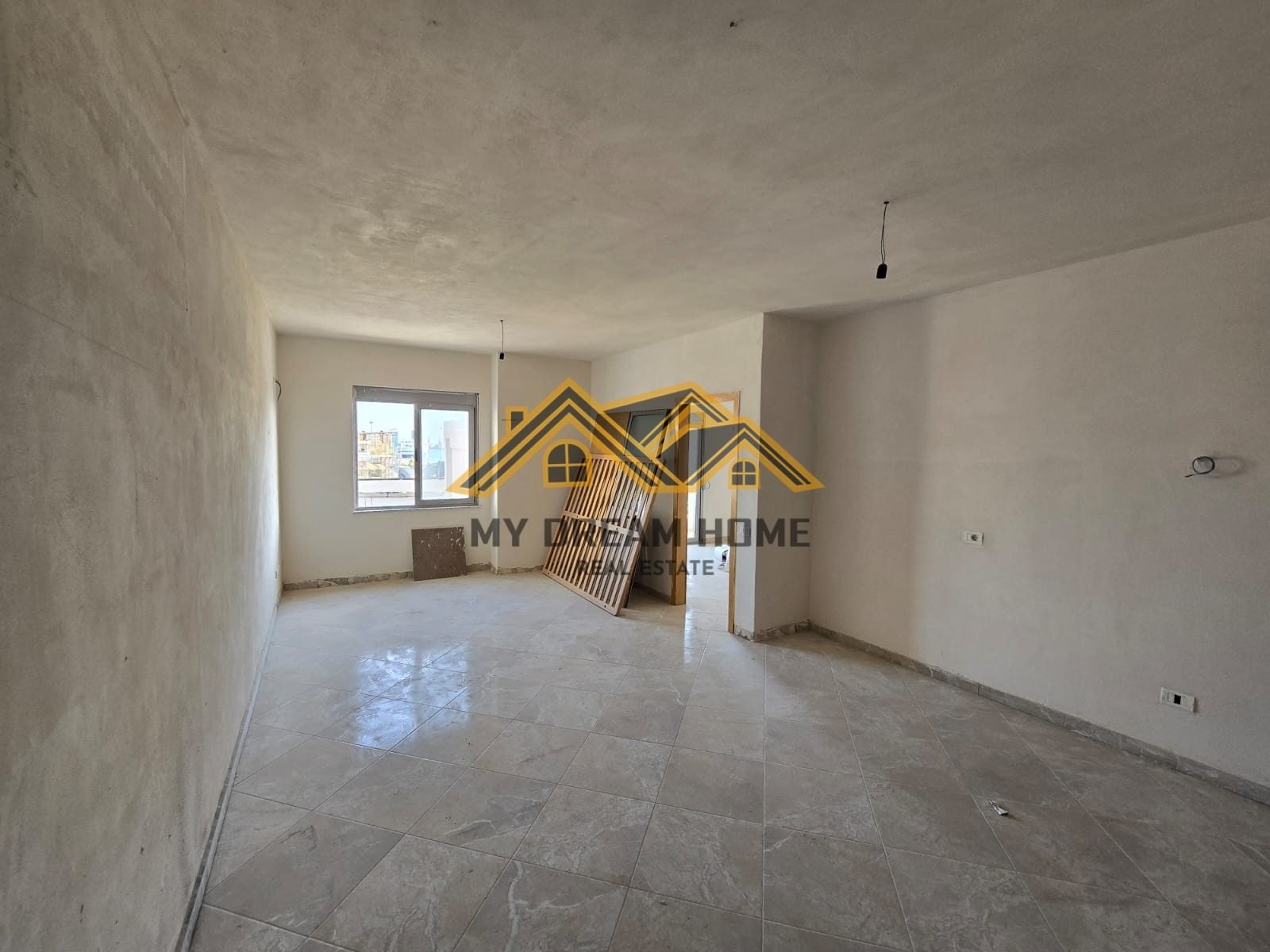SHITET APARTAMENT 1+1 TEK KOMPLEKS JEDAS QENDER DURRES 4