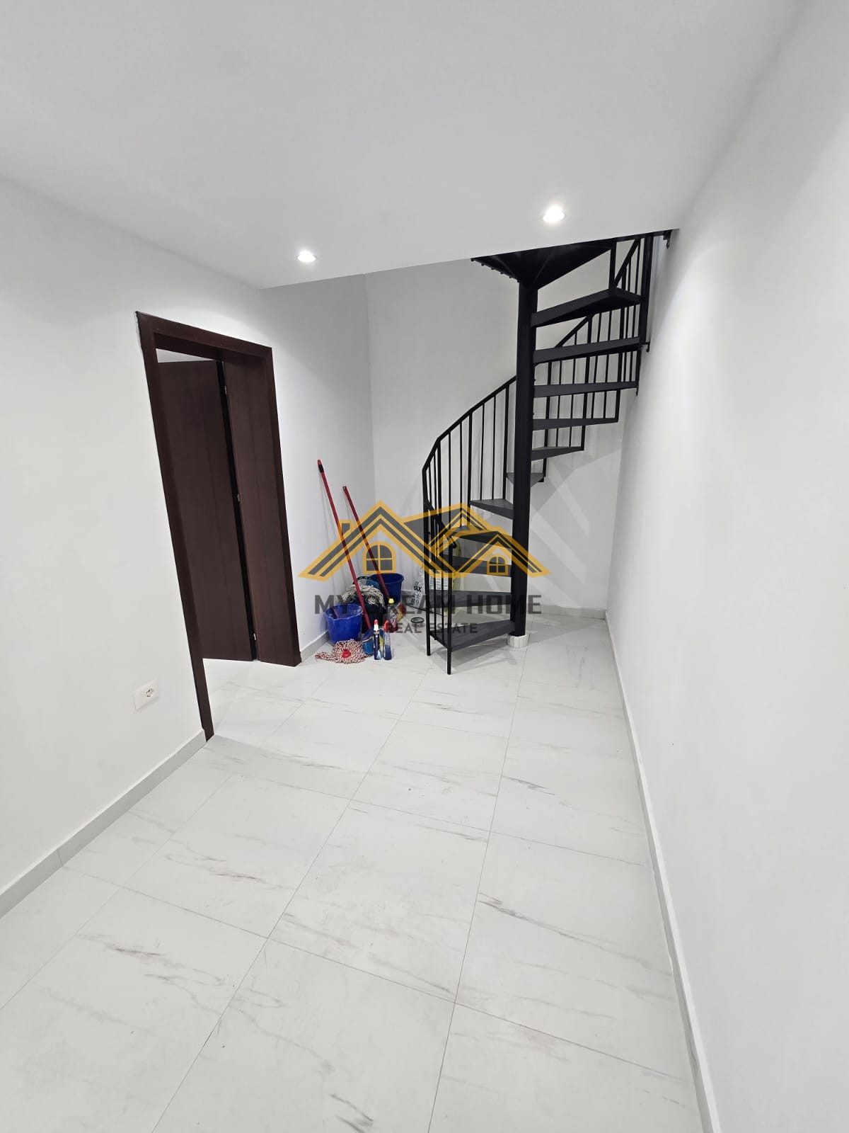 Shitet , Shtëpi Private 2-katëshe , Lagjja Re ,Durres