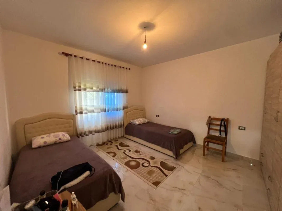 Shitet Shtëpi Private tek 4 Rrugët, Shijak 3