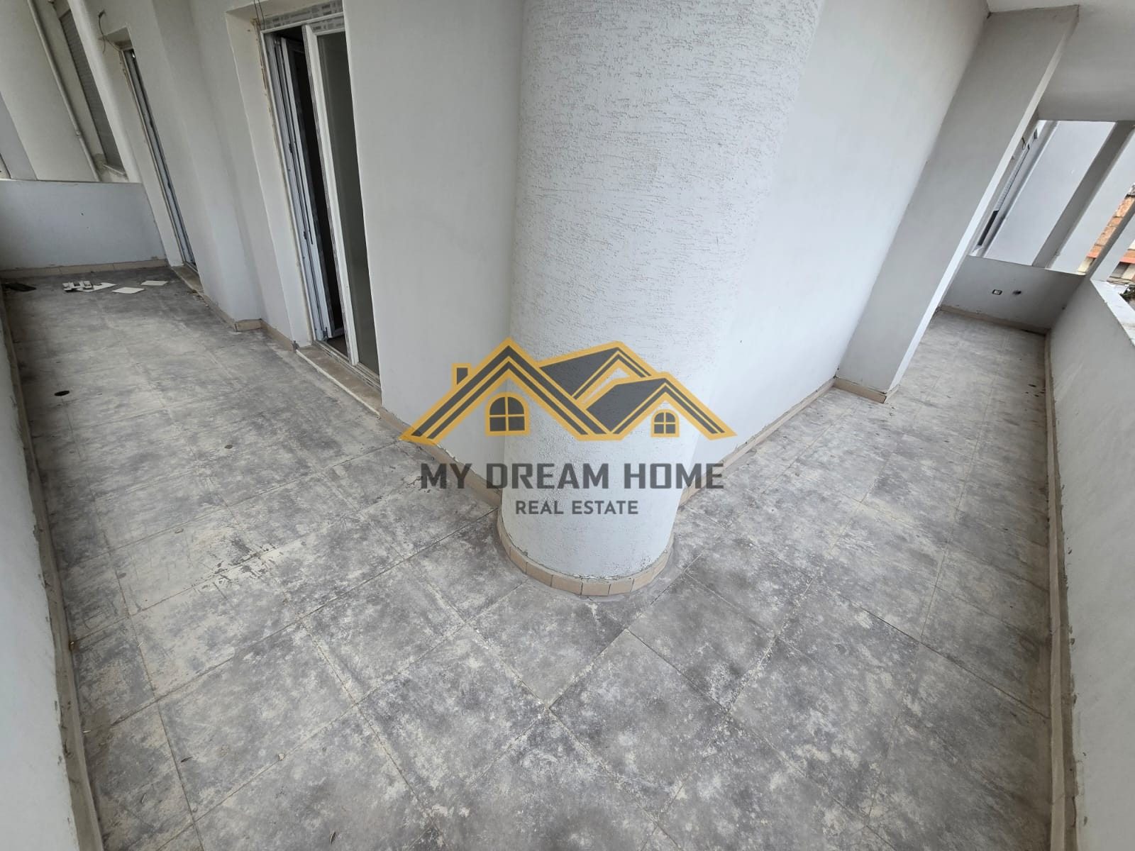 SHITET APARTAMENT 2+1 QENDER DURRES 3