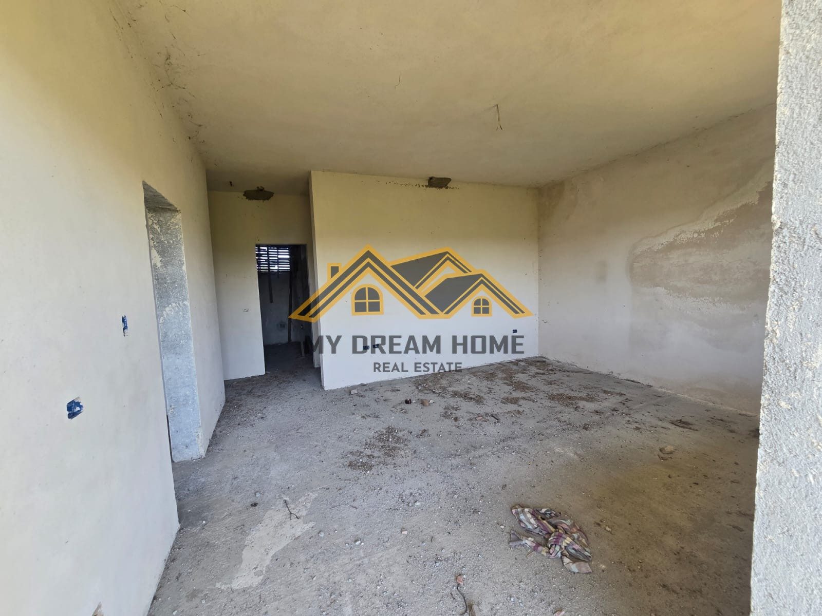 Shitet, Shtepi Private, Sallmone, Durres. 4