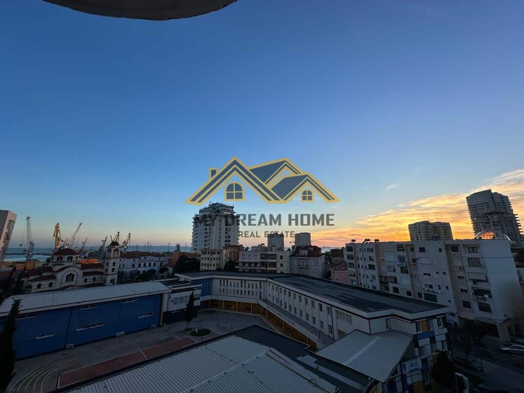 SHITET APARTAMENT 3+1+2 PRANE BASHKISE ! 3