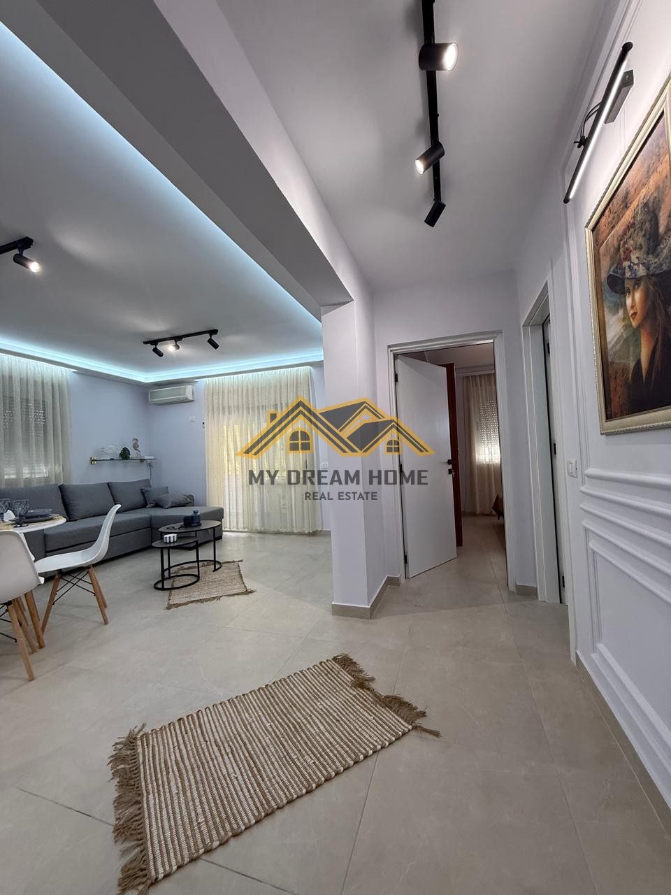 Shitet Apartament tek Shkembi i Kavajes me pamje deti vija e pare ! 2