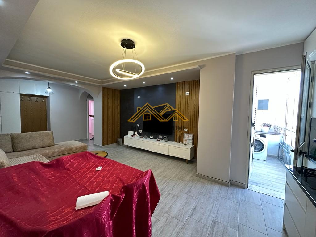 SHITET SUPER APARTAMENTE 3+1+2 TEK SPITALI 3