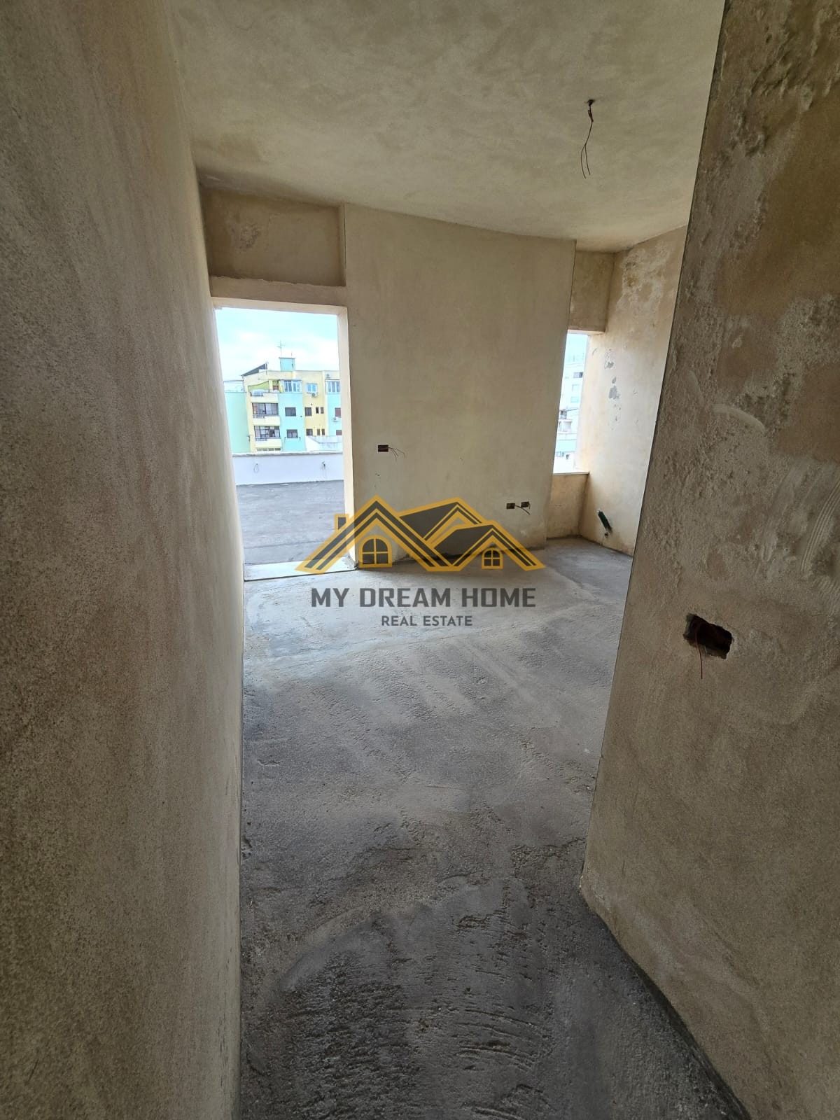 SHITET APARTAMENT 2+1+2 + VERAND TEK ISH RAJONI I POLICIS DURRES! 4
