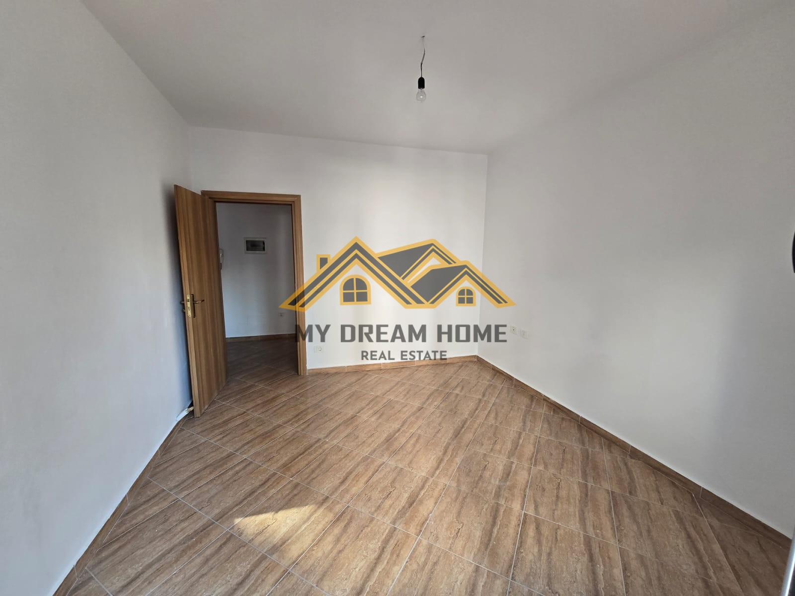 SHITET APARTAMENT 1+1 NE PLAZH DURRES!