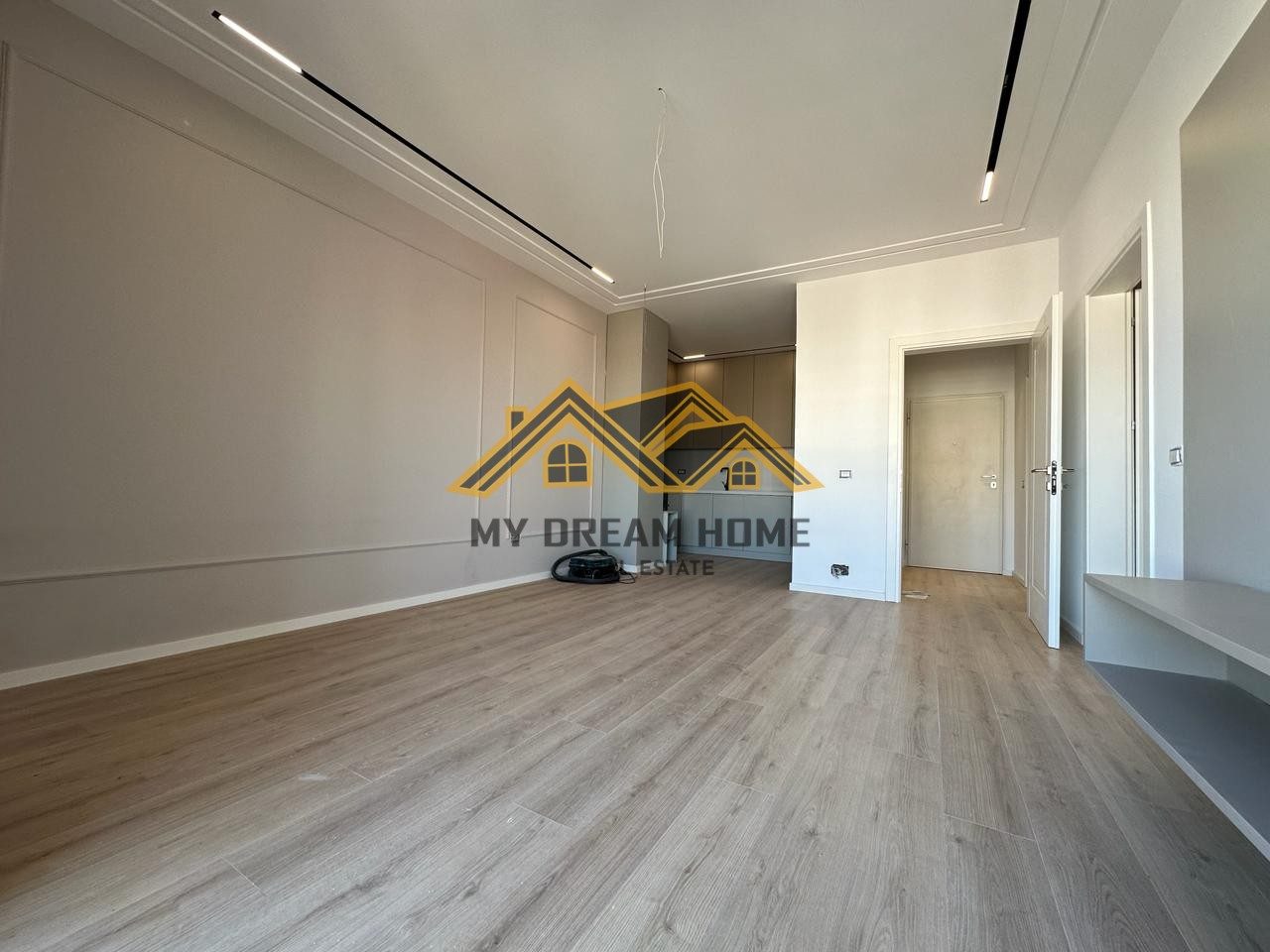 SHITET APARTAMENT 2+1+2 NE QENDER TE DURRESIT! 2
