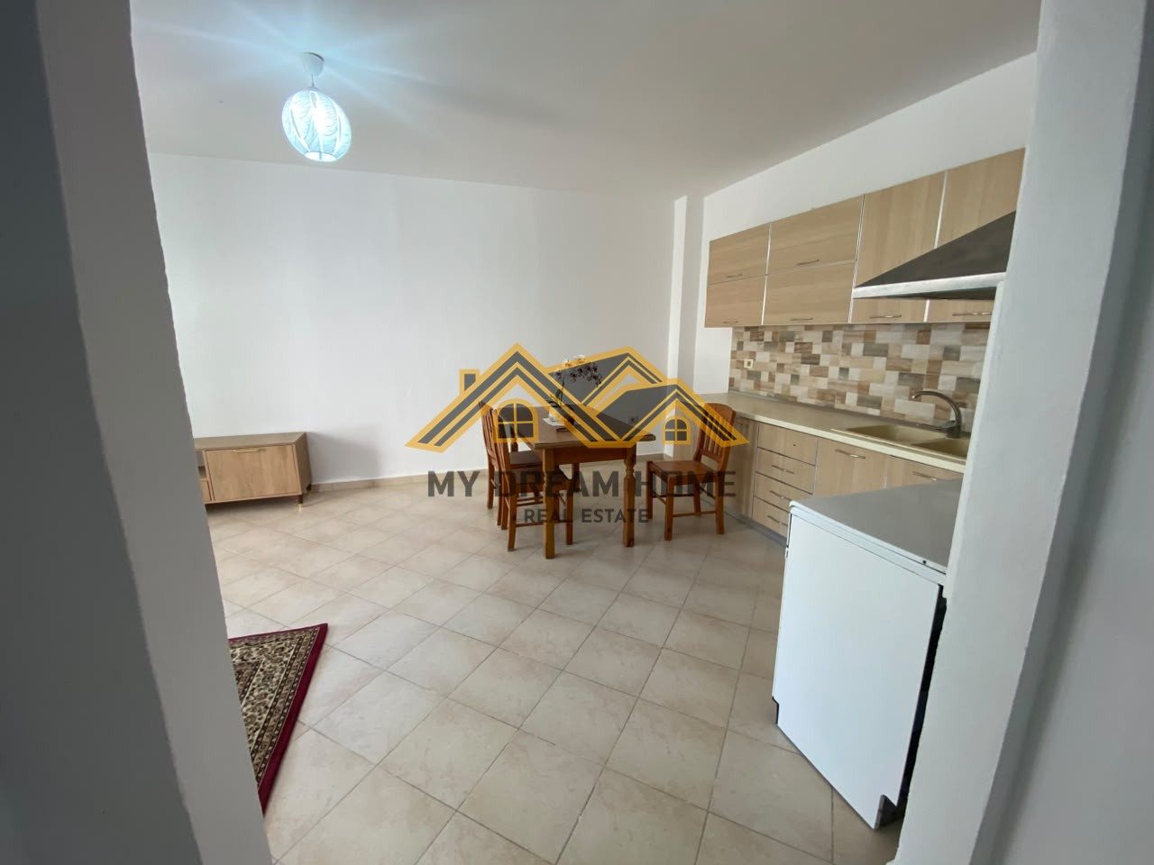 SHITET APARTAMENT 1+1+VERAND URA DAJLANIT PLAZH DURRES! 3