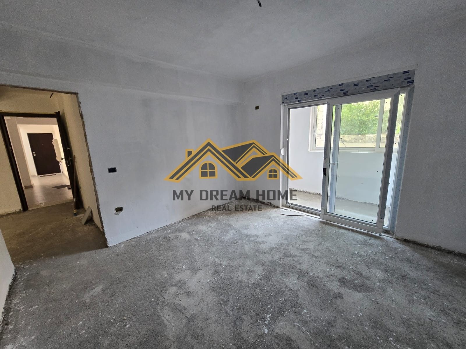 SHITET APARTAMENT 2+1 , PRANE SHKOLLES 2 GJELAT, DURRES. 4