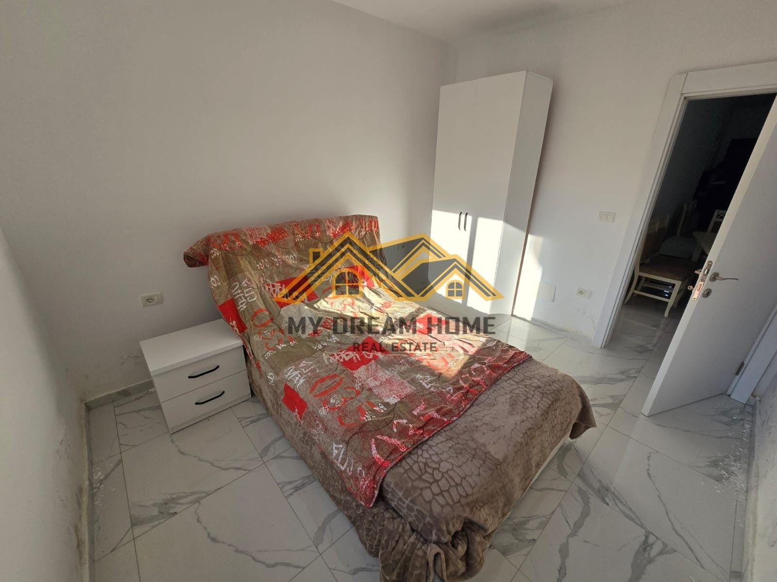 SHITET APARTAMENT 2+1 QENDER DURRES 2