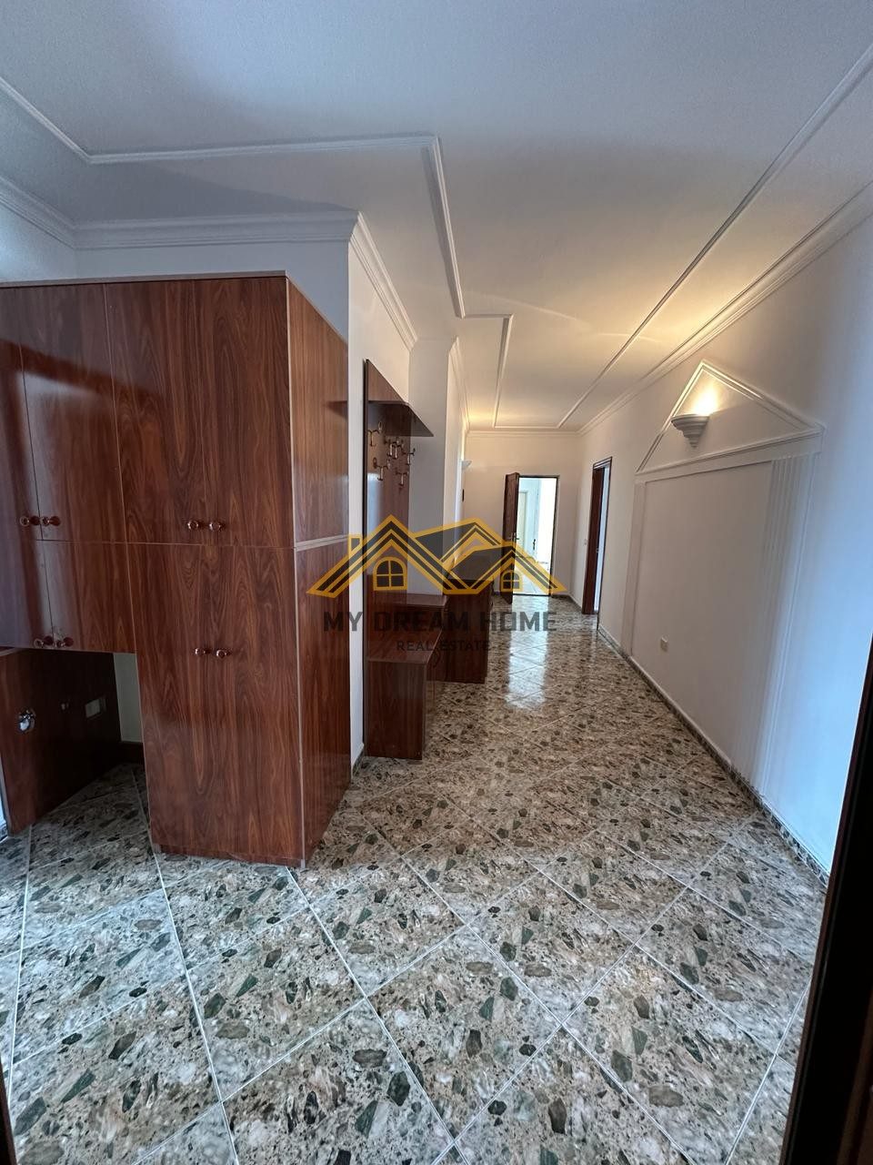 SHITET APARTAMENT 2+1+2 TEK TREGU I VOGEL!