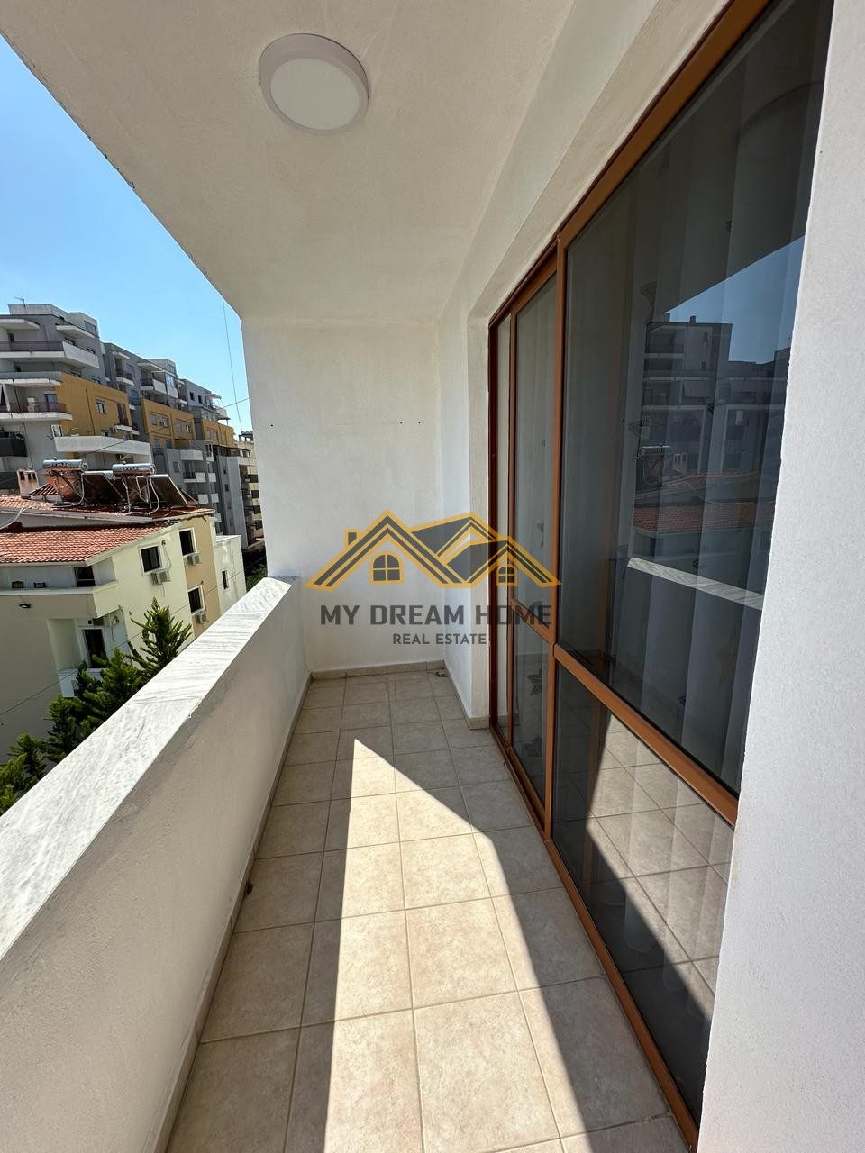 SHITET APARTAMENT 1+1 TEK SHKOLLA BAJRAM CURRI PLAZH,DURRES! 2