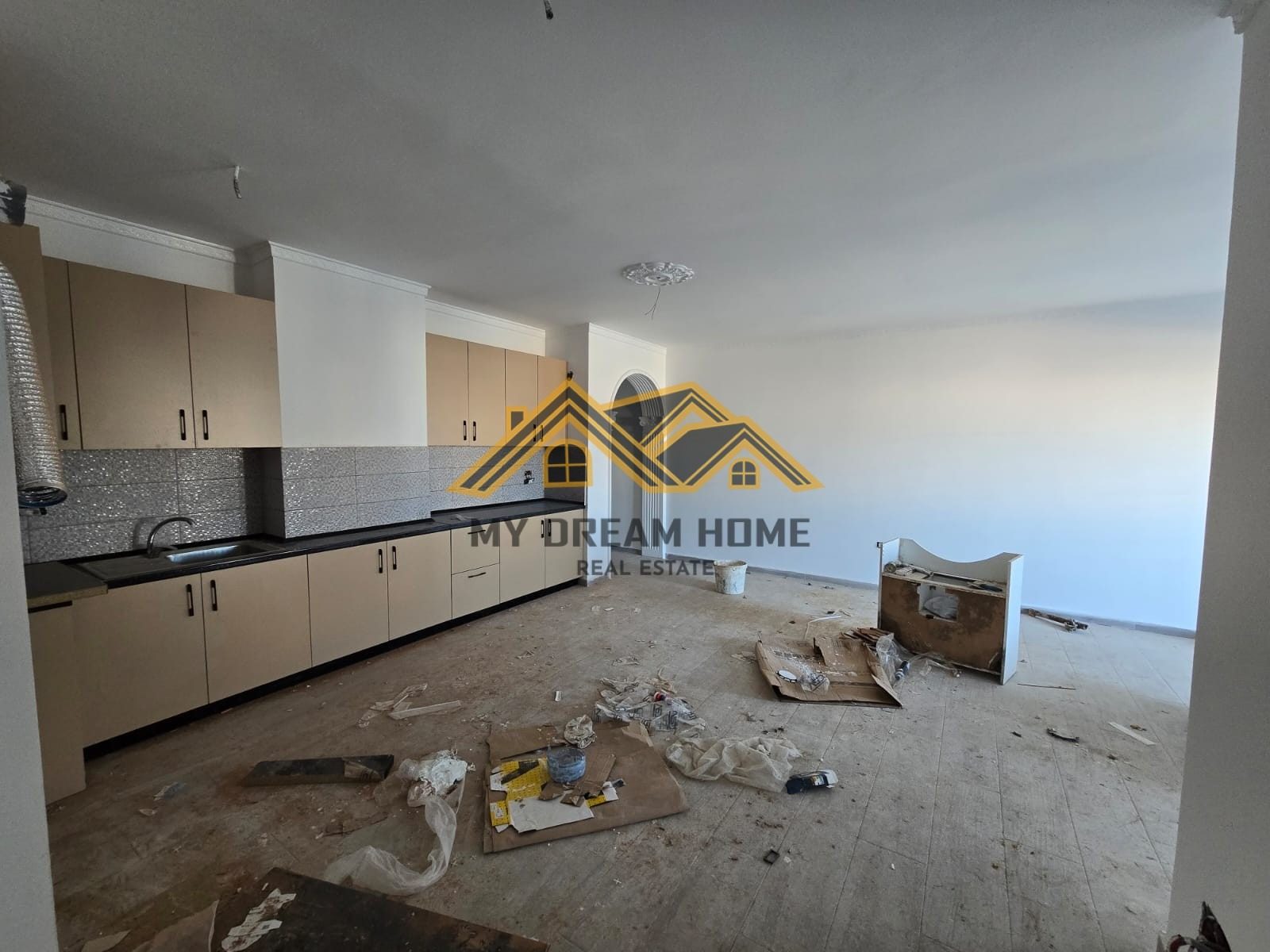 SHITET APARTAMENT 2+1 QENDER DURRES